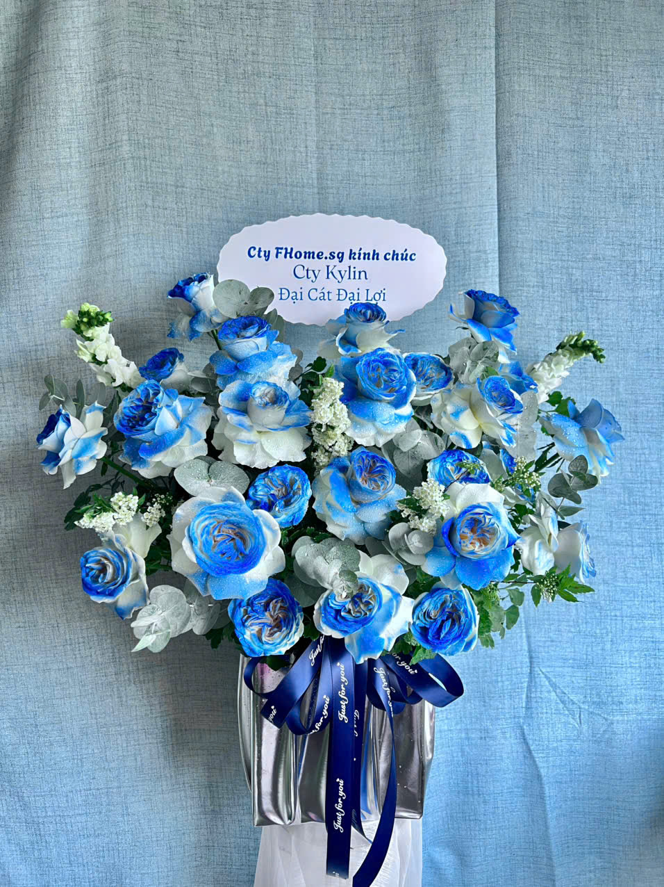 Lẵng hoa hồng xanh dương