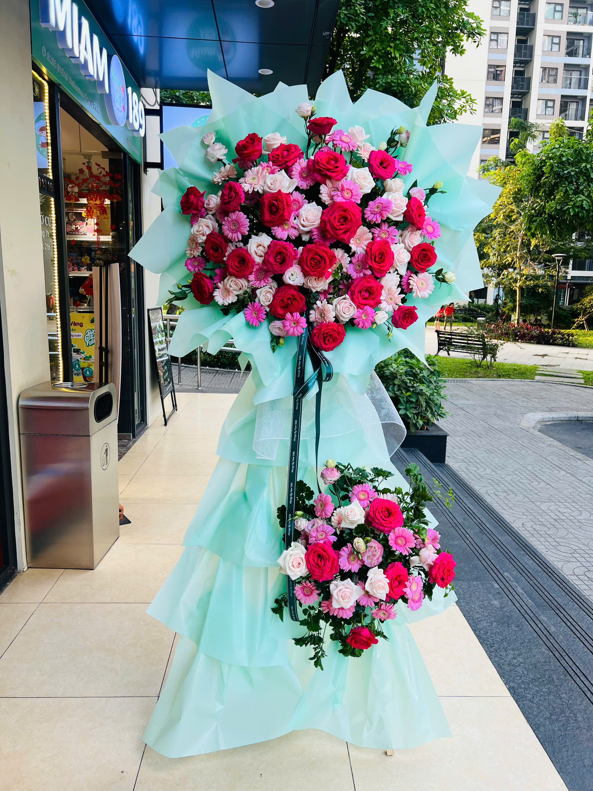 Kệ hoa chúc mừng khai trương