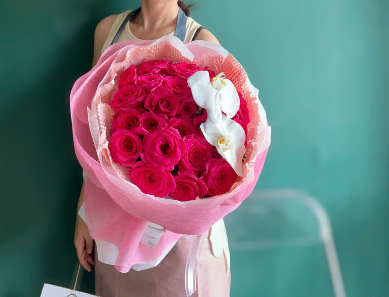 Bó hoa hồng đỏ tròn