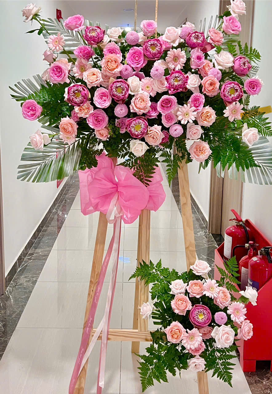 Kệ hoa sen chúc mừng