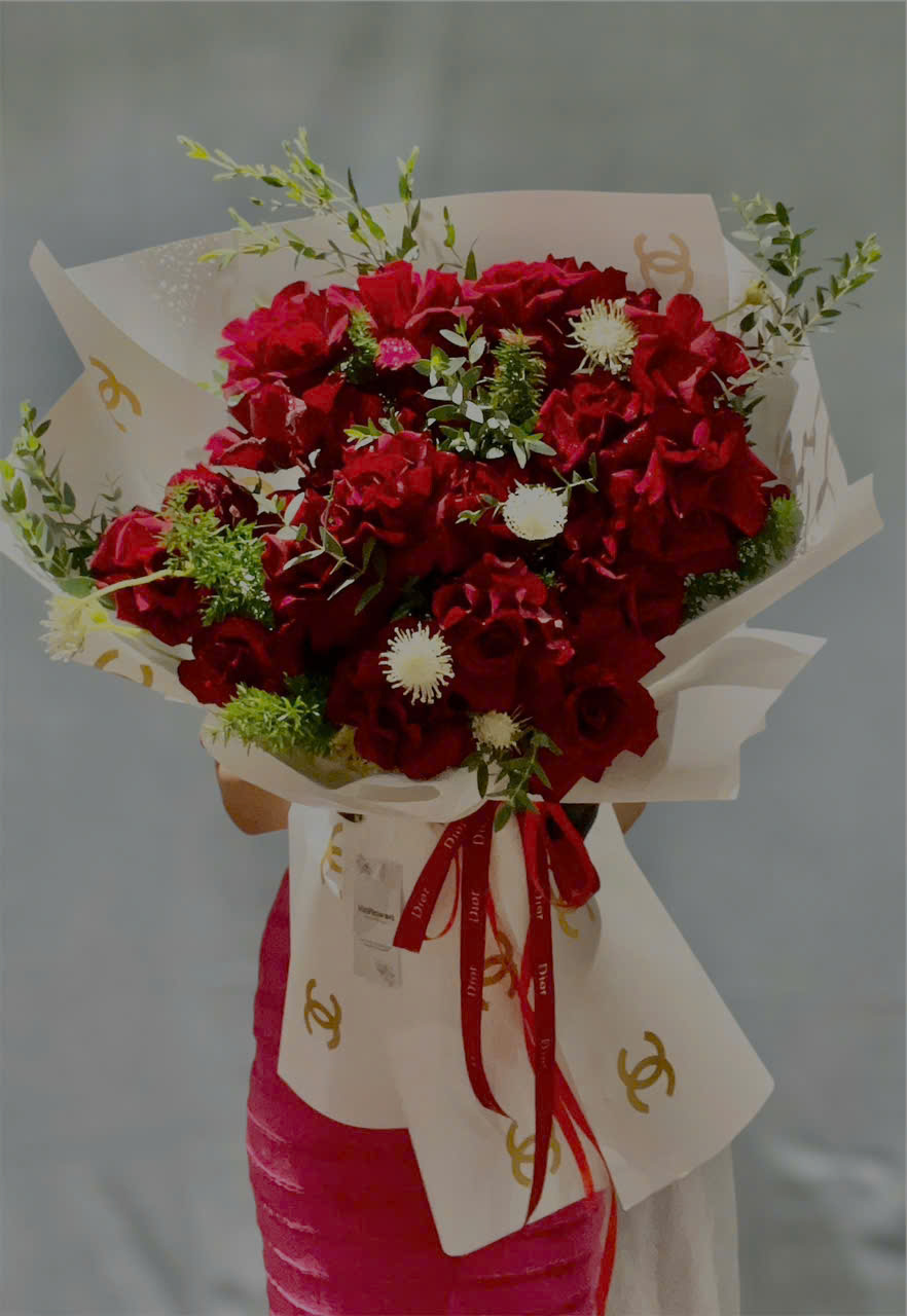 Bó hoa hồng đỏ sang trọng