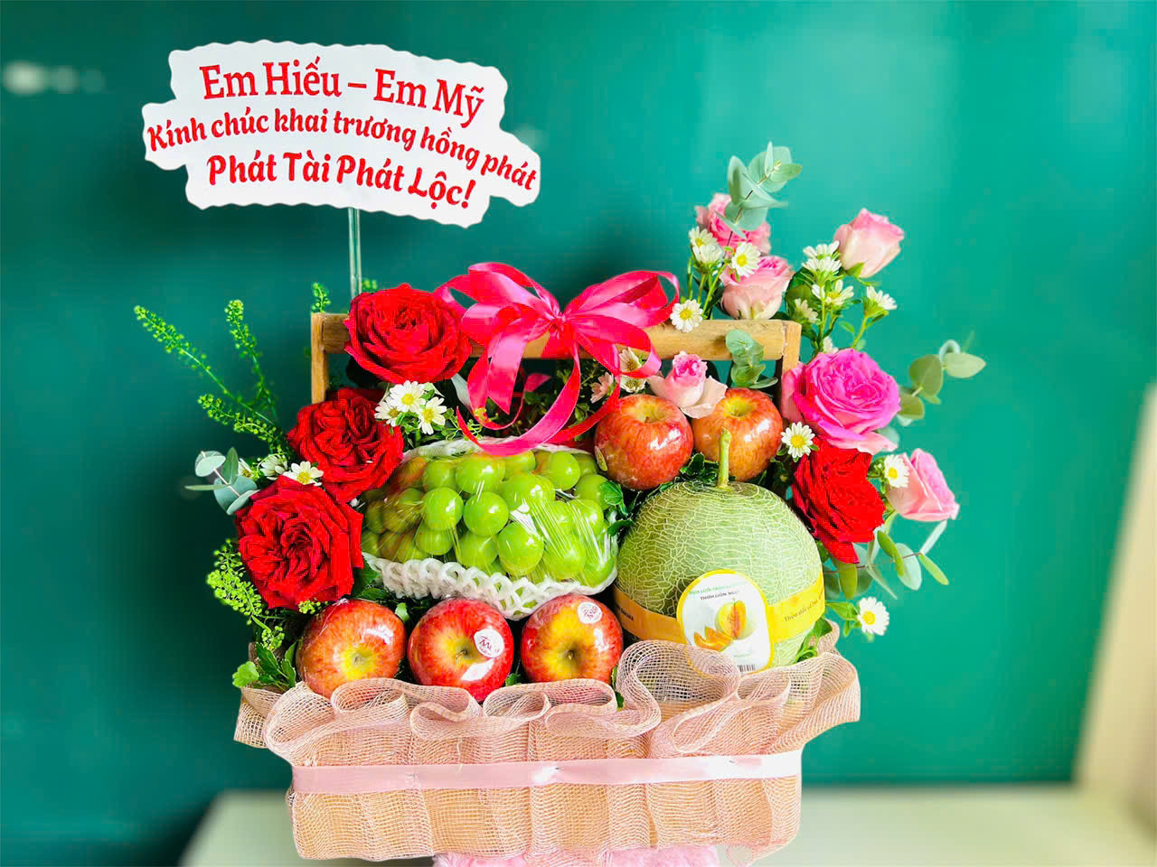 Giỏ hoa quả tươi nhập khẩu