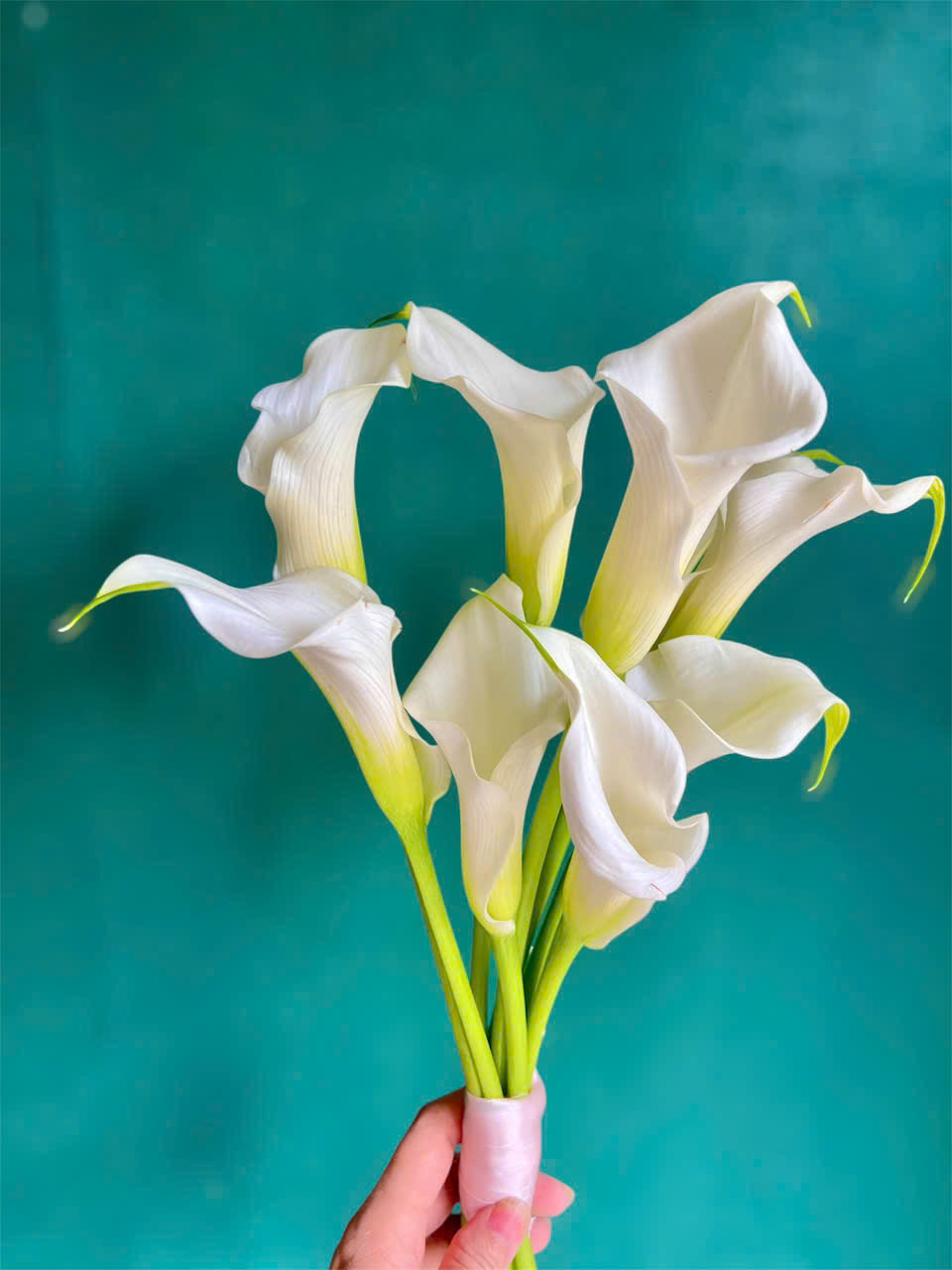 Bó hoa cưới Calalily trắng