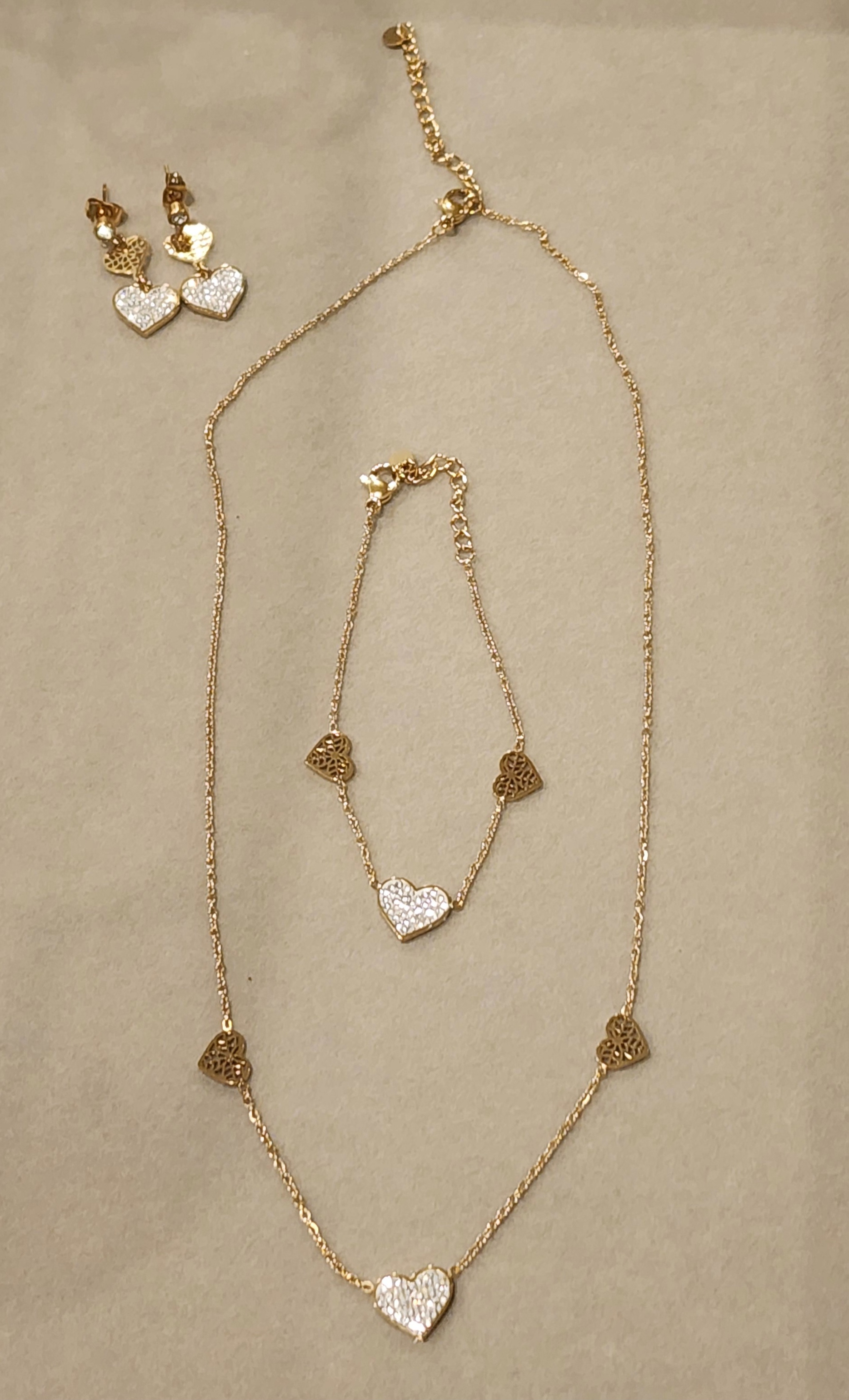 Elegant Gold Necklace Set