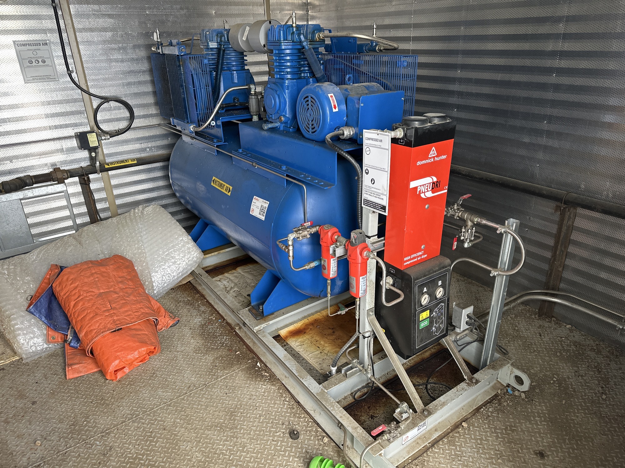 close Photos  Building w/ Dual Quincy QT-5 Air Compressor Package w/ domnick hunter Pneudri air dryer