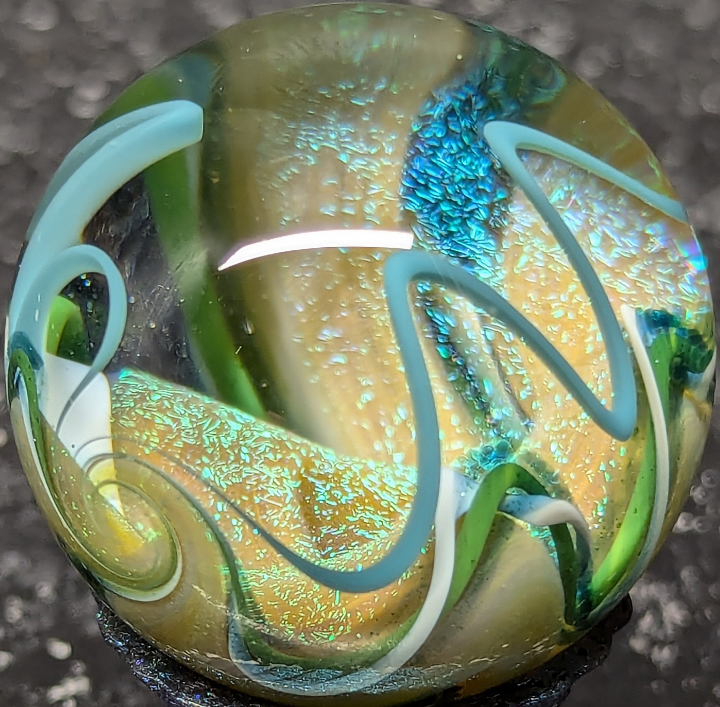 Green and beige Sparkle wave