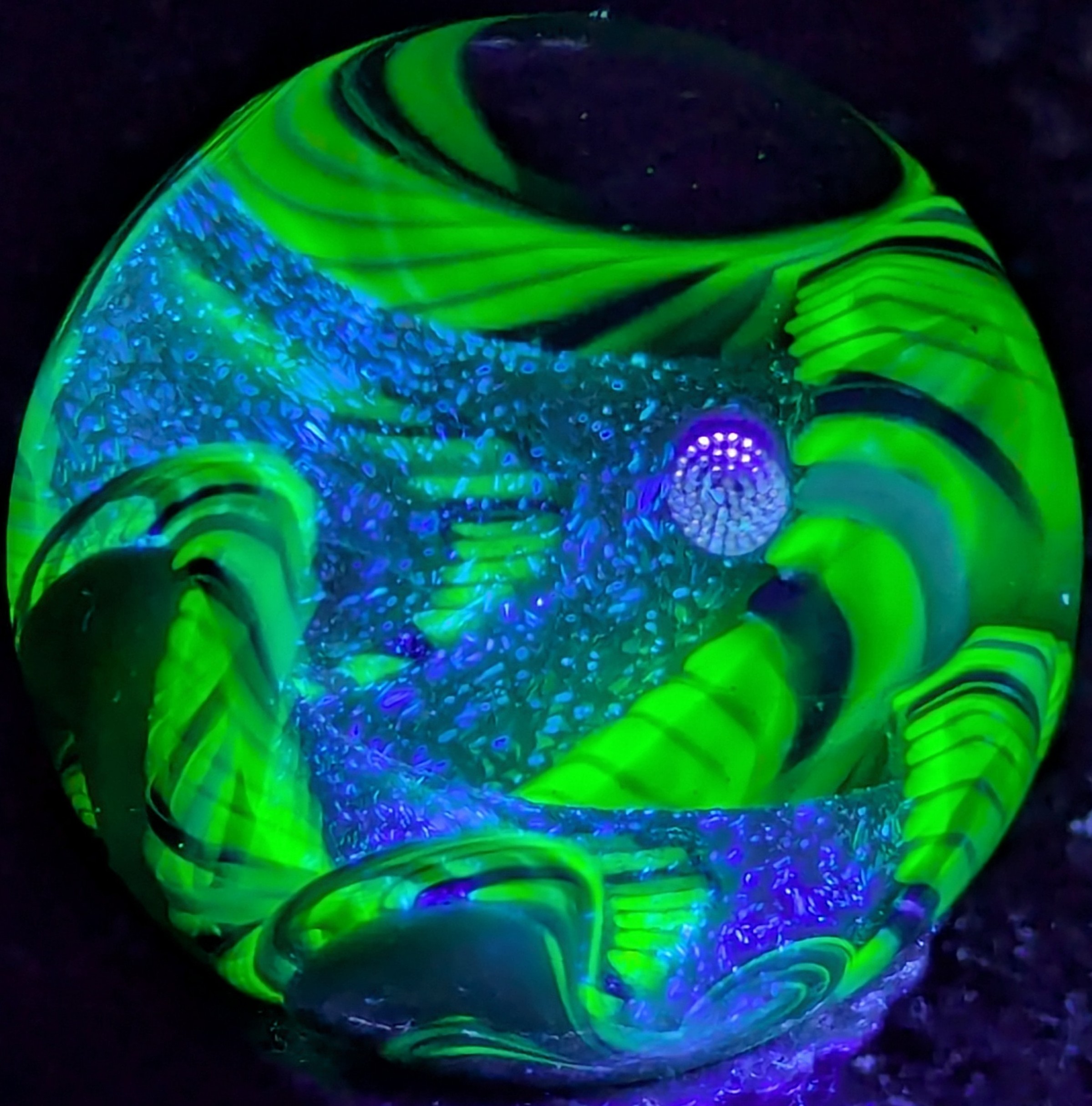 Sharp green Sparkle wave