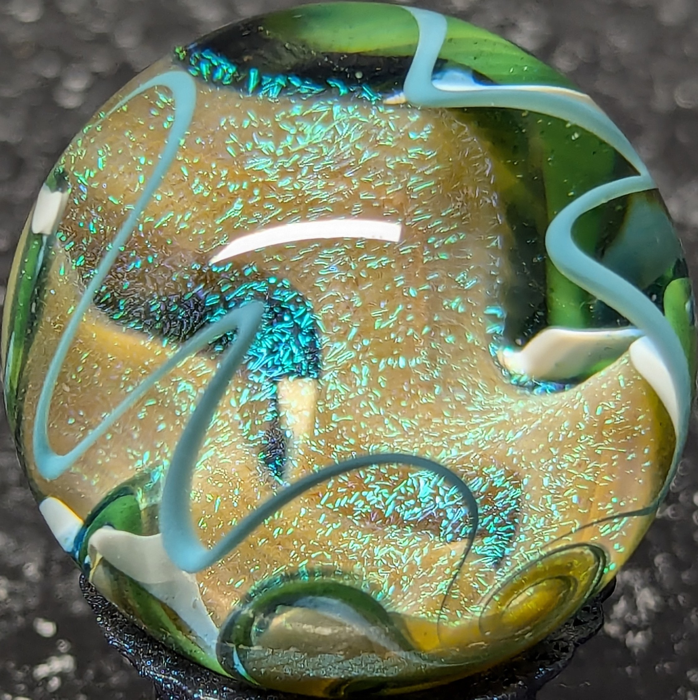 Green and beige Sparkle wave