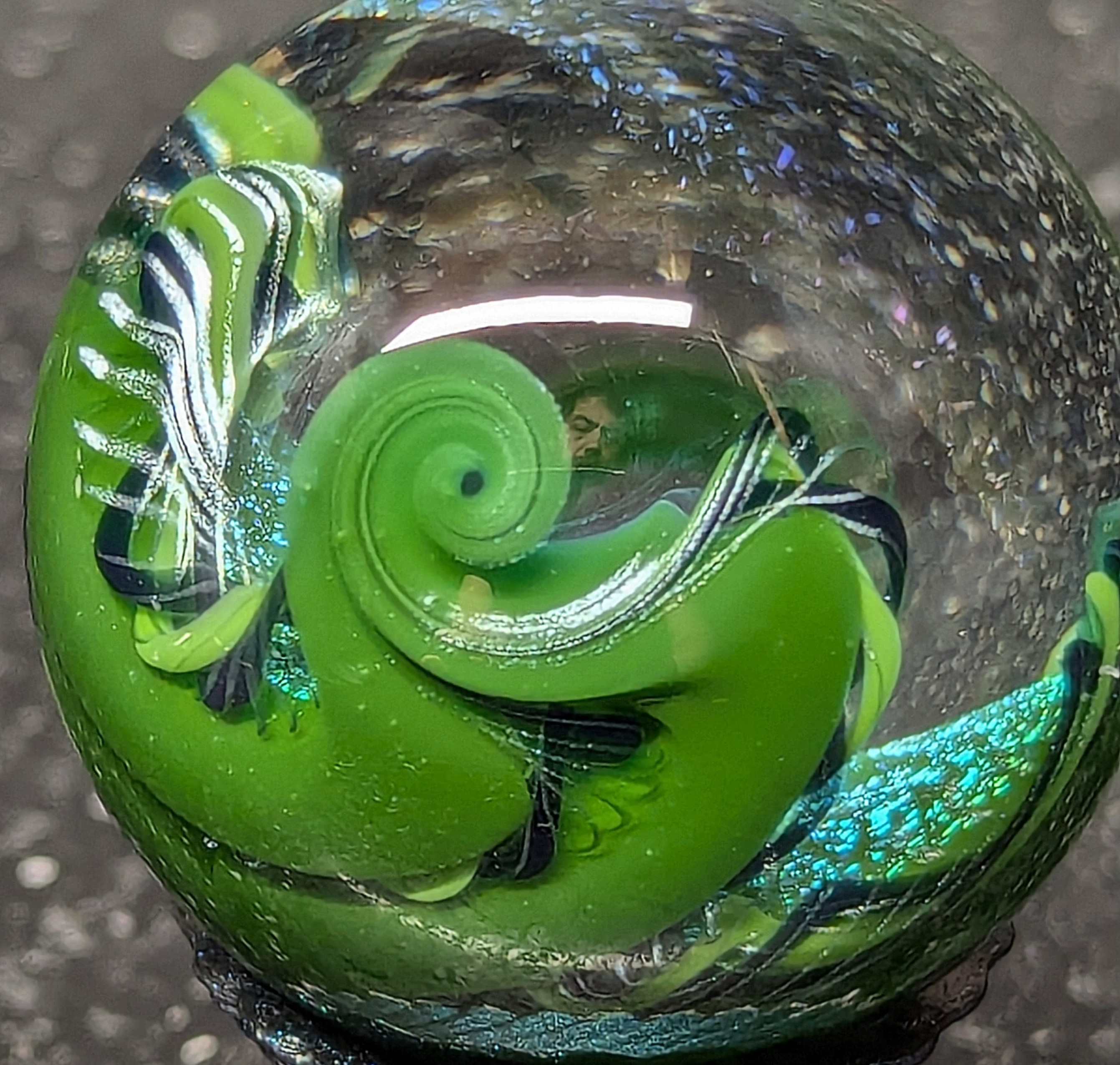 Sharp green Sparkle wave