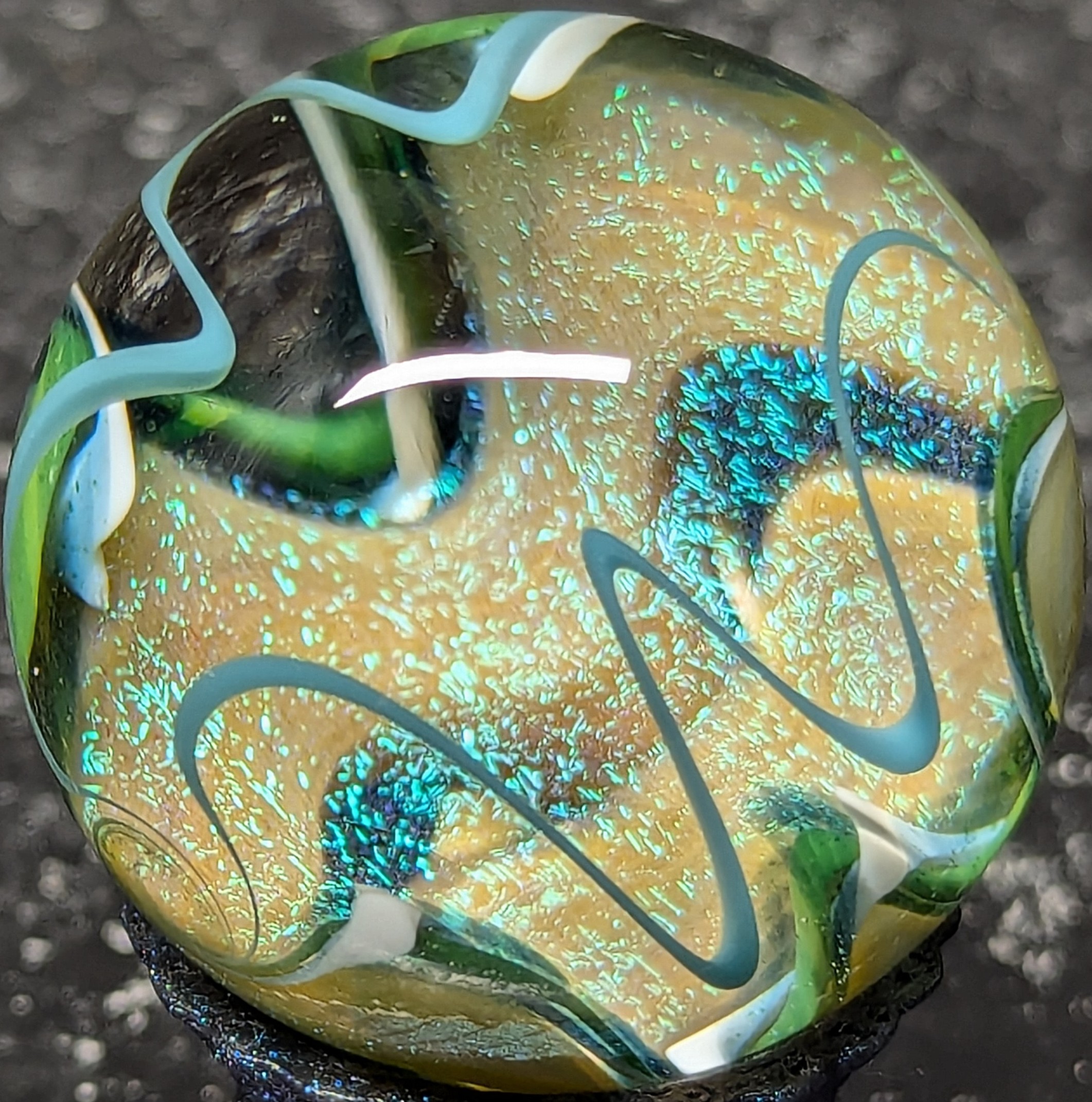 Green and beige Sparkle wave