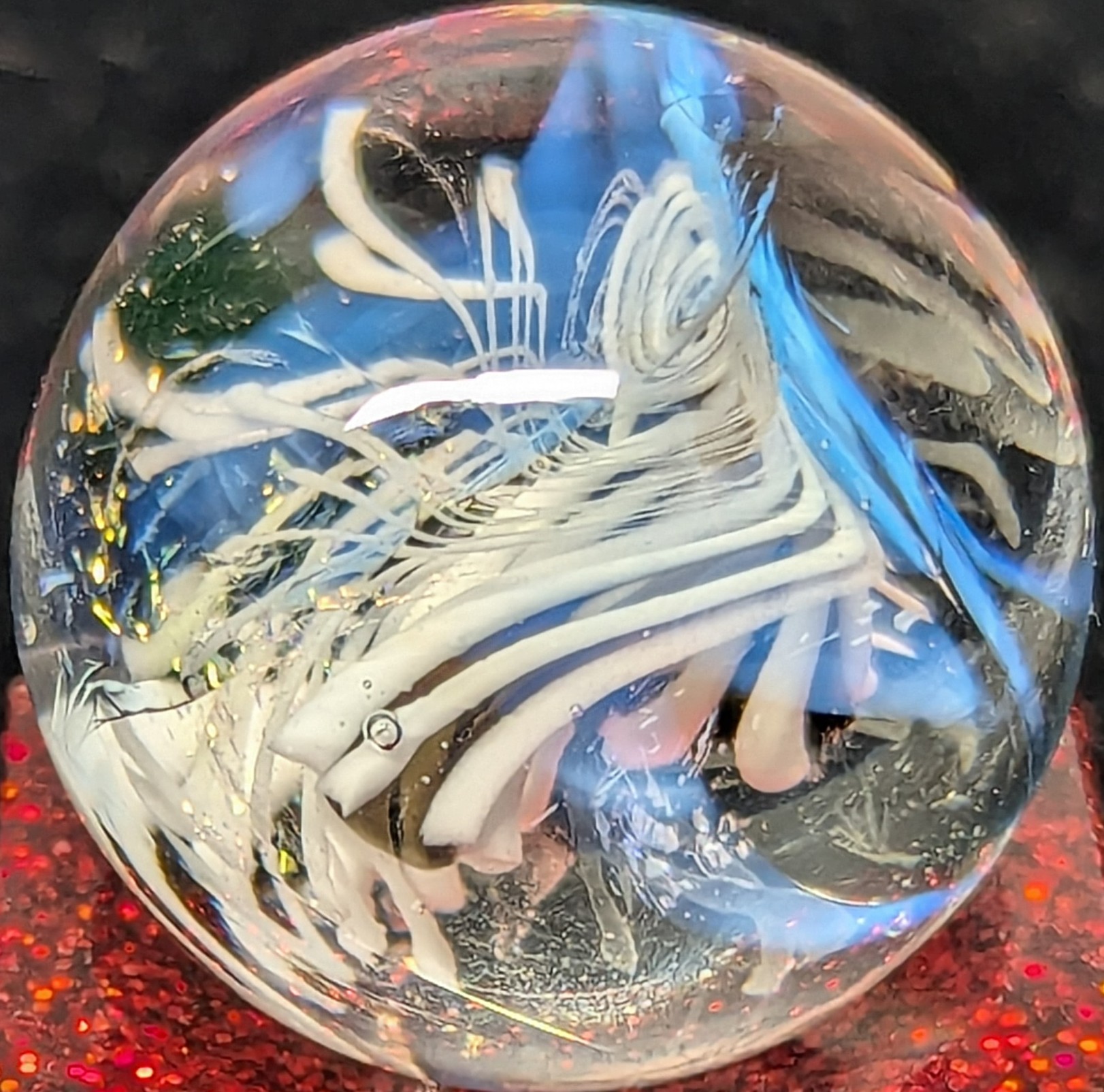 Very nice dollop hider with blue fume and "hairs"