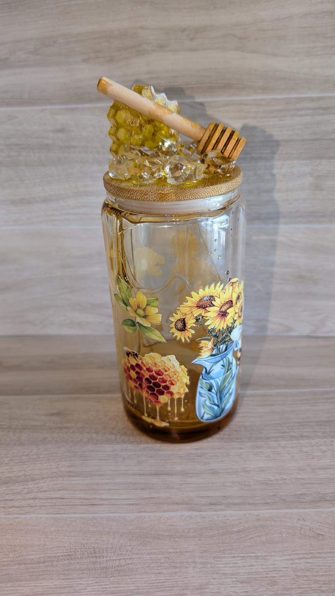 44.Snowglobe Glass tumbler with honey bee motif