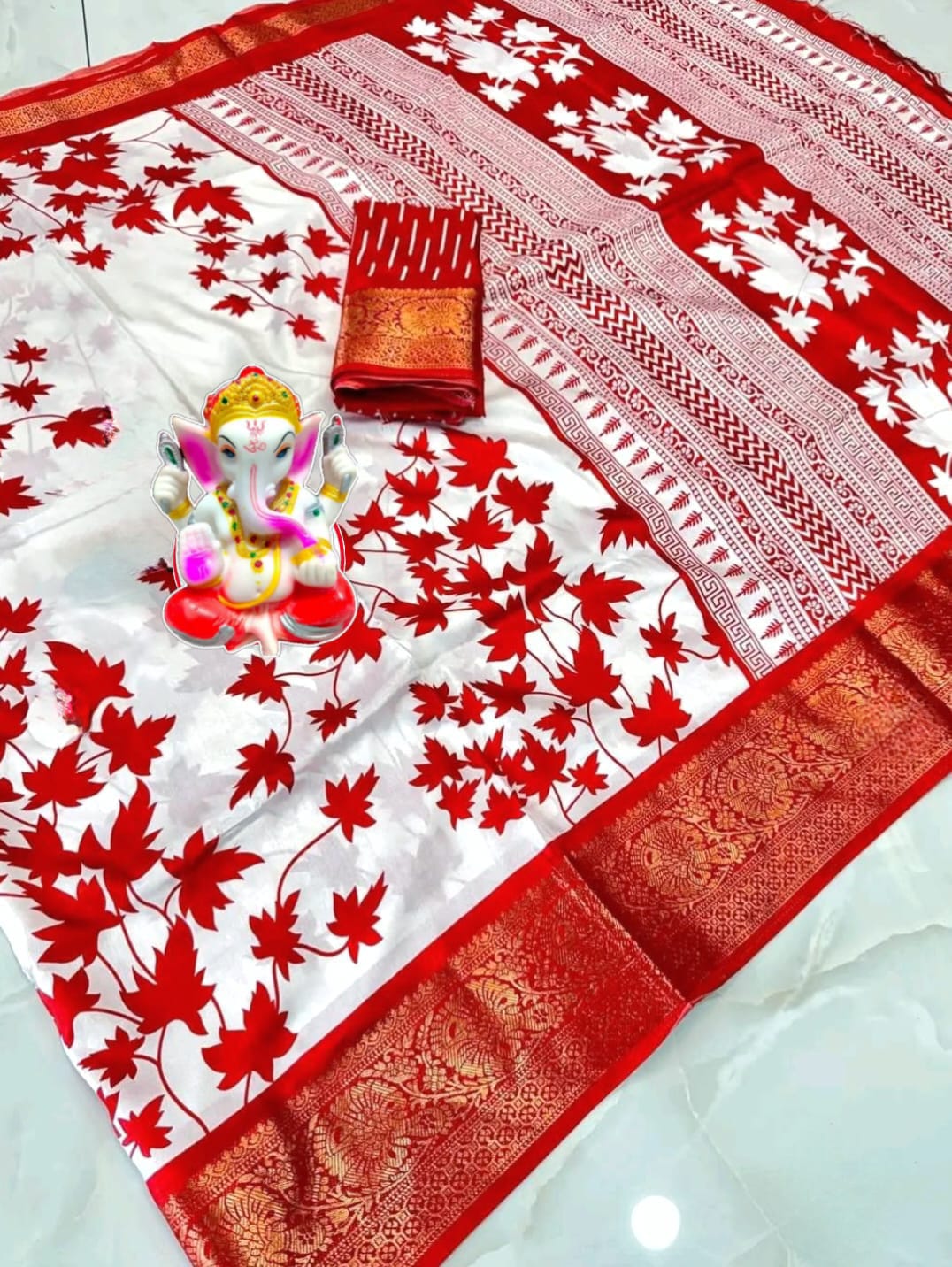 Demanding Pata Print Bapta Saree