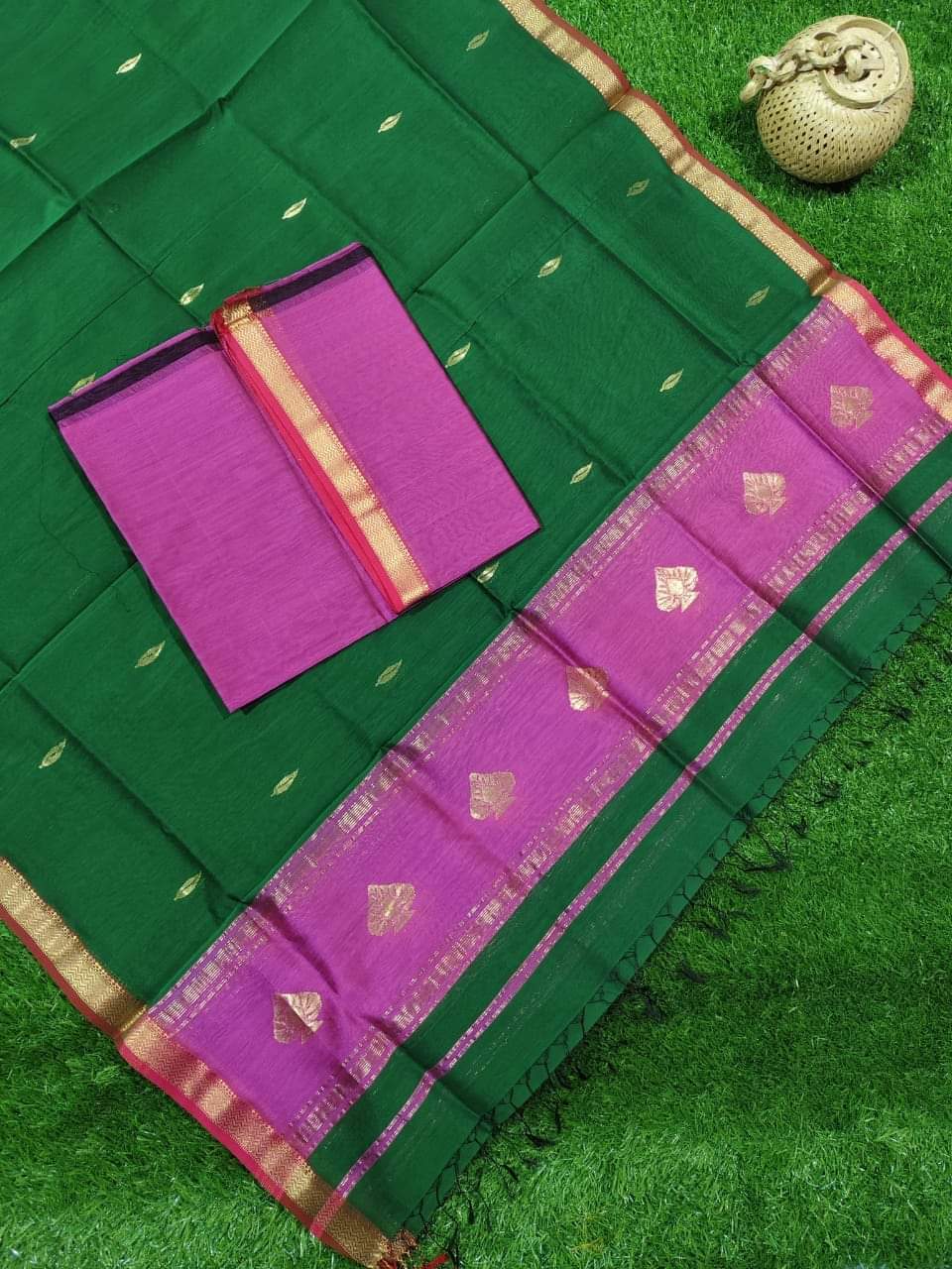 Handloom Maheshwari Pan Butta Saree