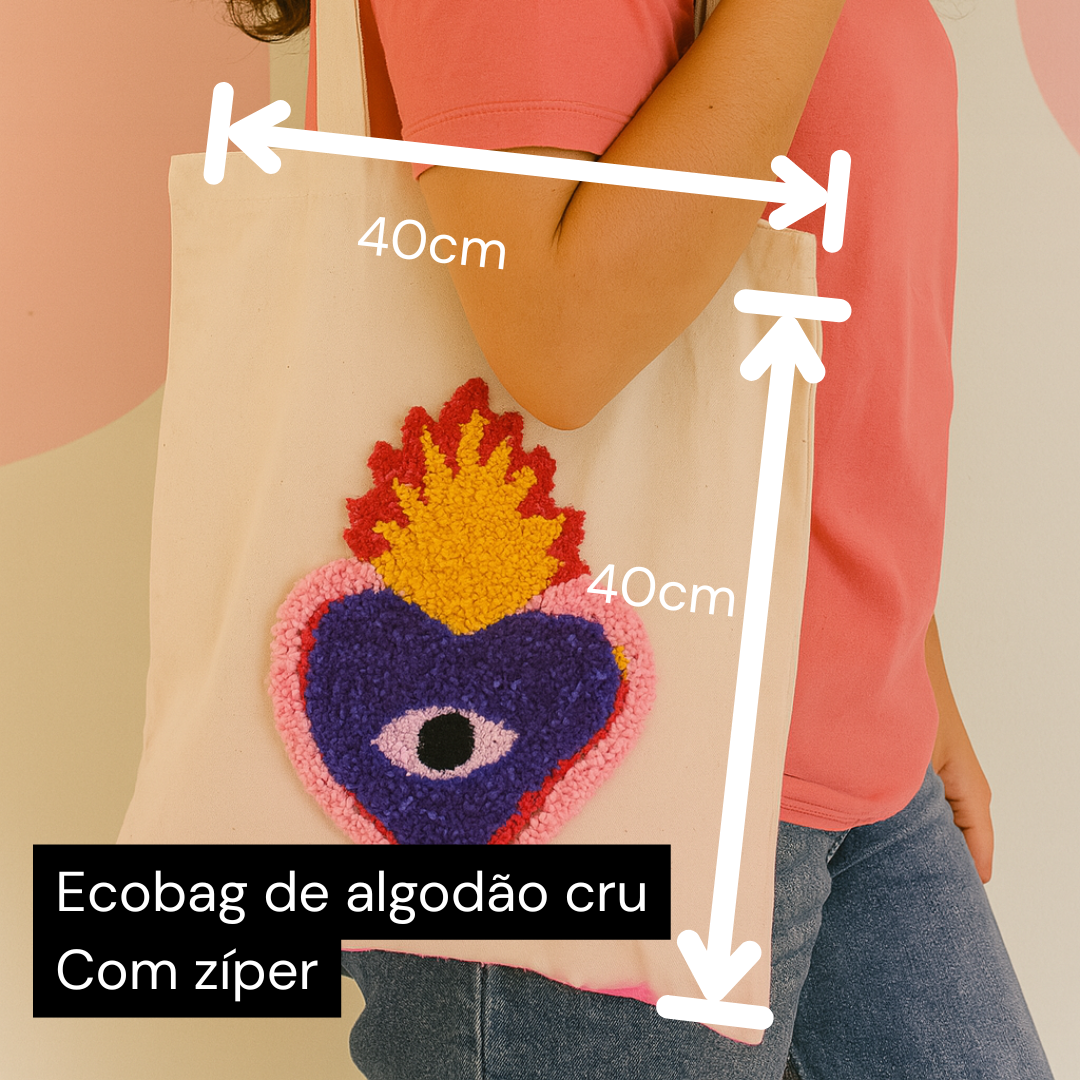 Bolsa artesanal com coração flamejante