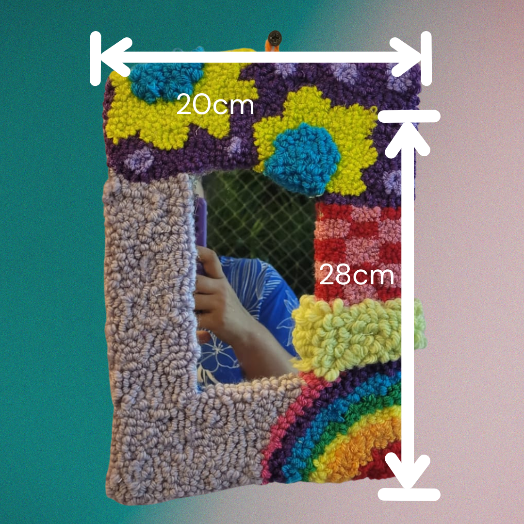 Espelho Decorativo com Tapeçaria