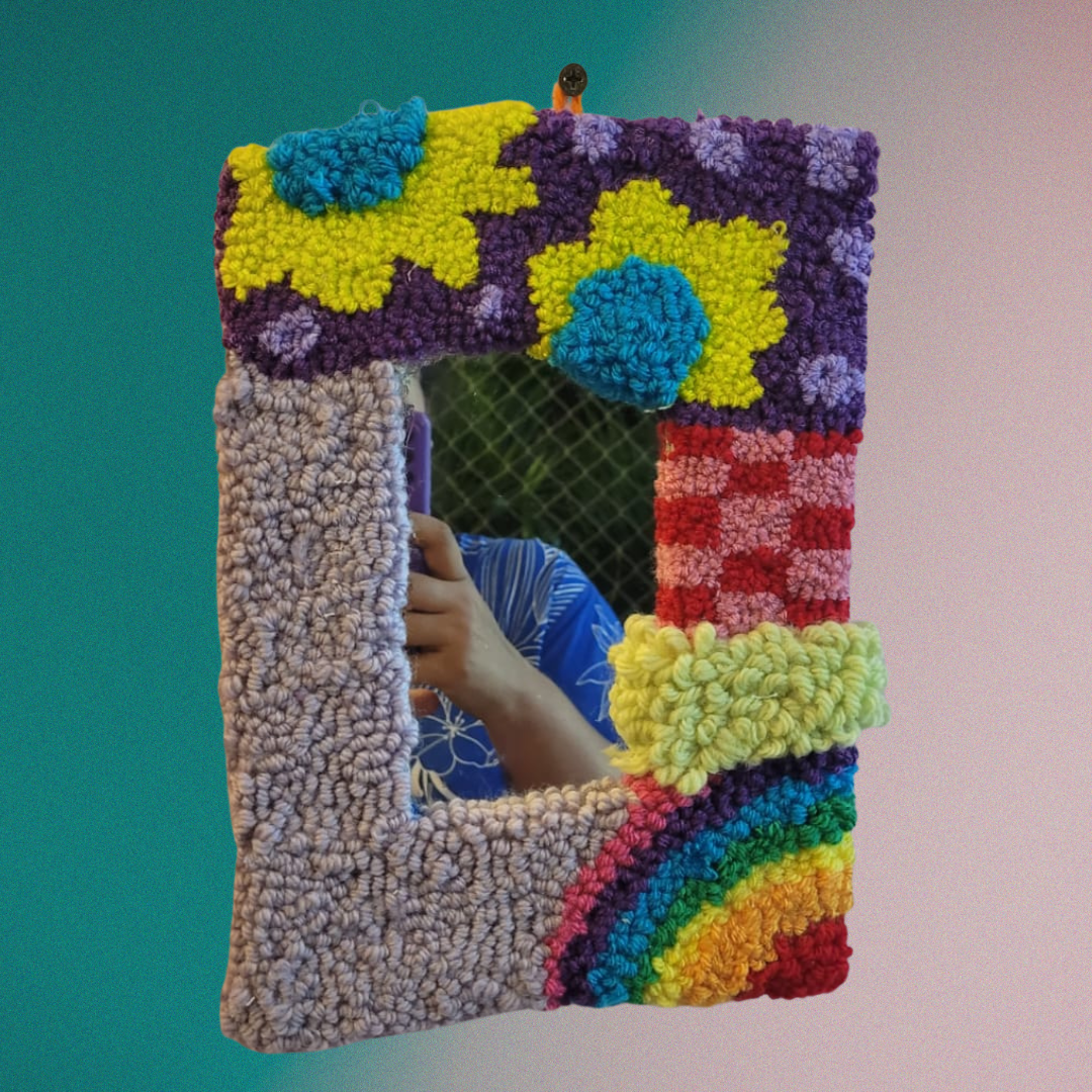 Espelho Decorativo com Tapeçaria