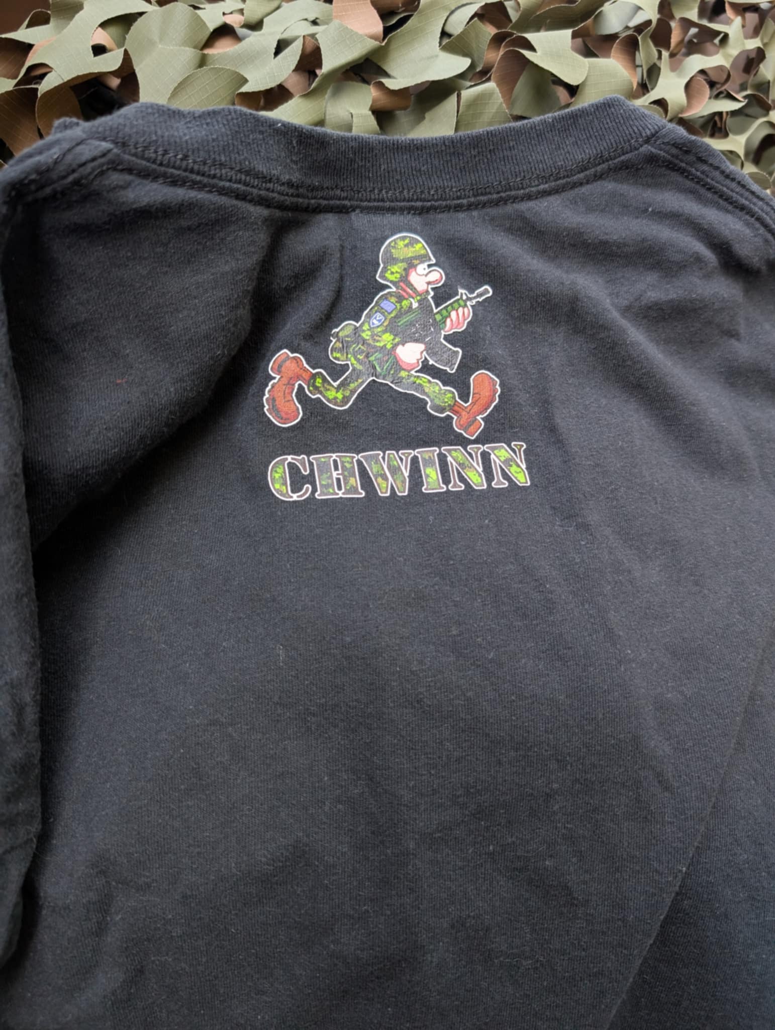 T-shirt Officiel du Soldat CHWINN – Édition Retour 2024
