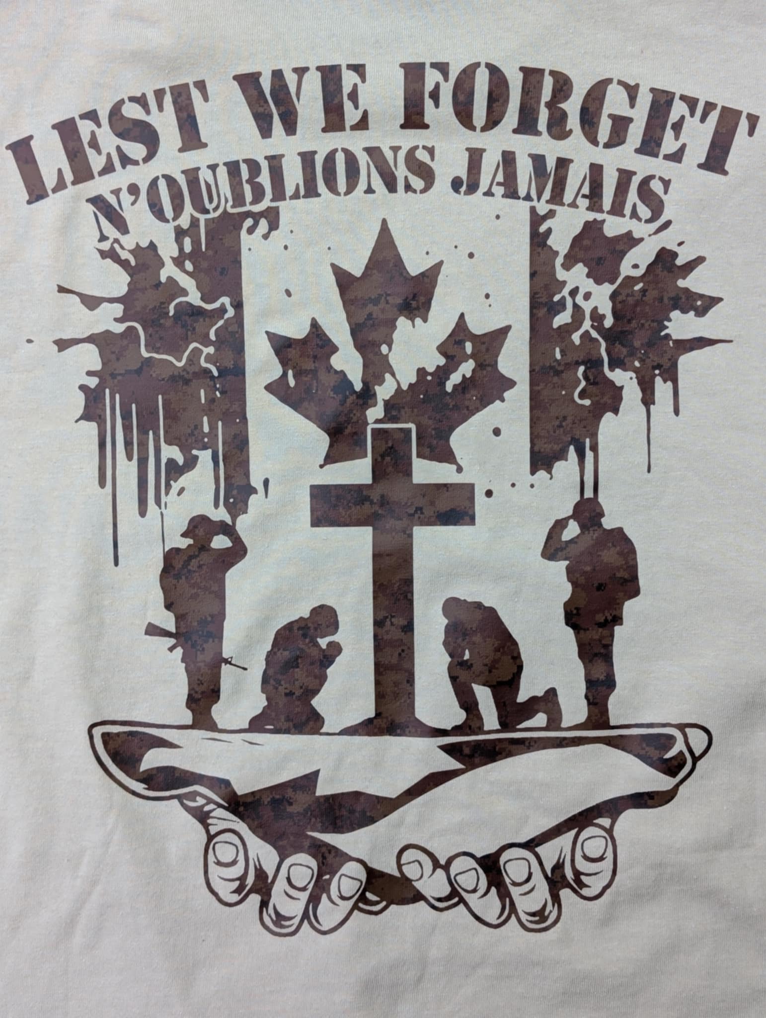 T-Shirt Commémoratif – Lest We Forget / N’oublions Jamais
