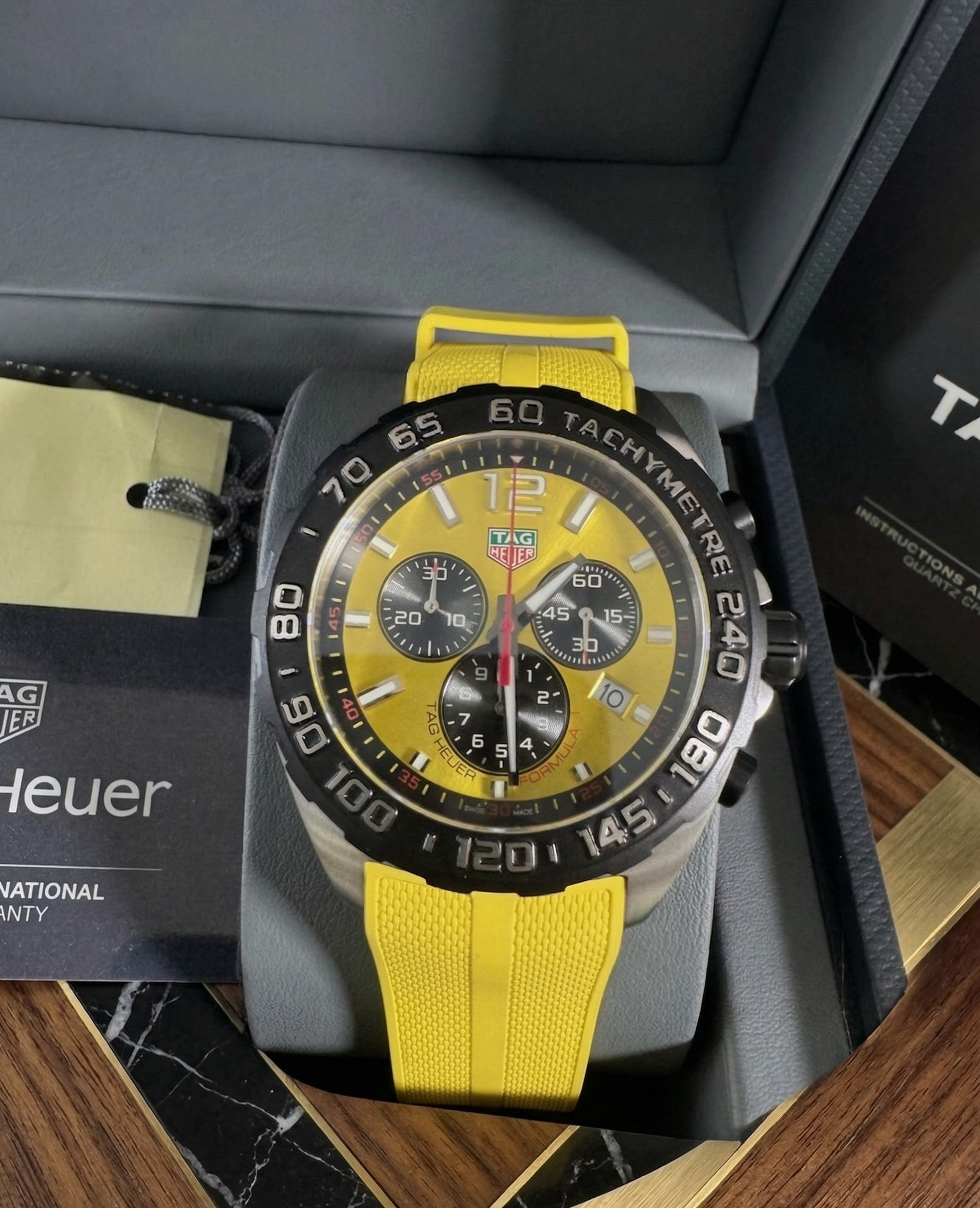 TAG Heuer Formula 1 díal Yellow