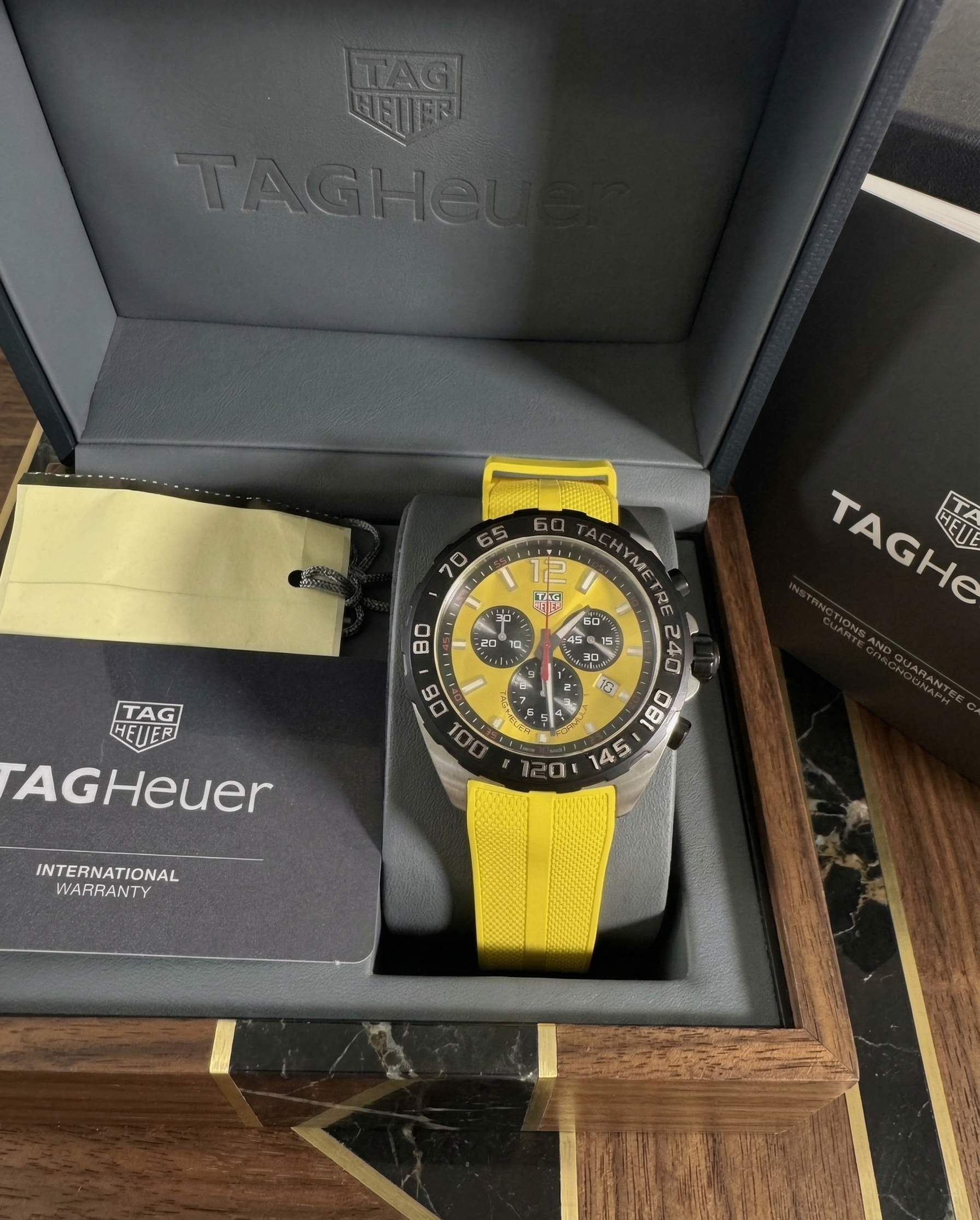 TAG Heuer Formula 1 díal Yellow