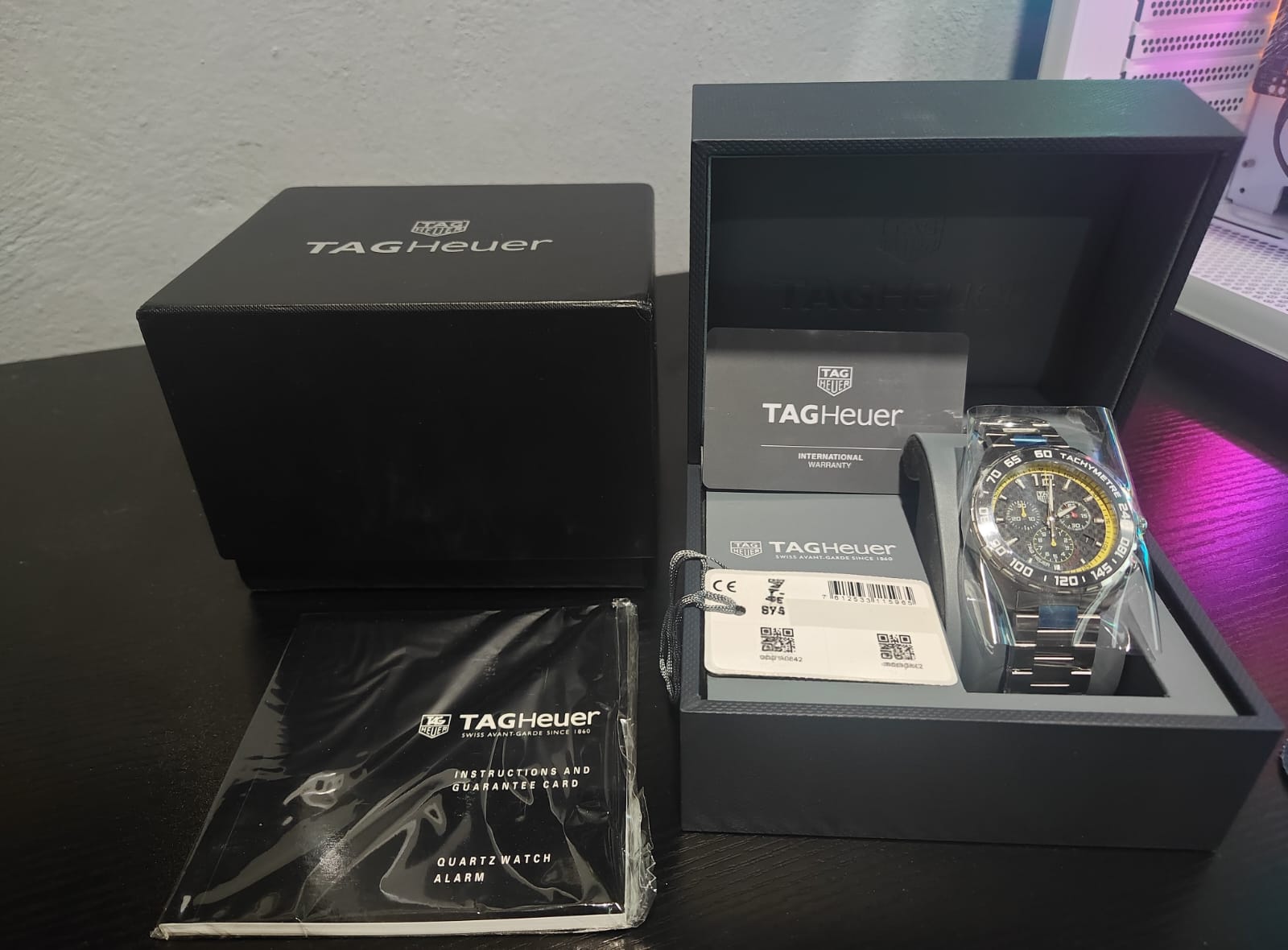 ⌚ TAG Heuer Formula 1 Carbon Style & Yellow Accents