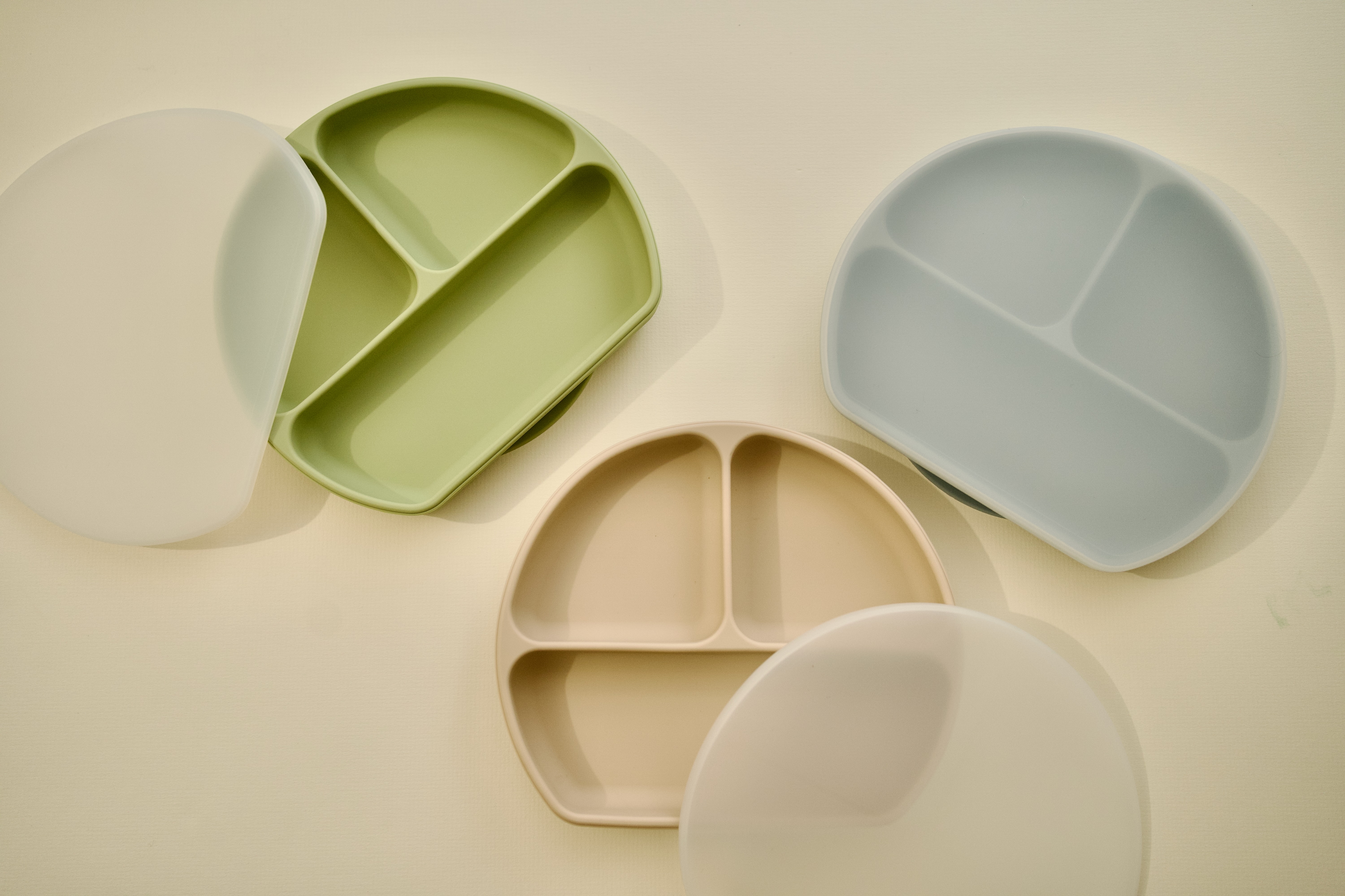 Silicone Plates with Lids – Durable, Leak-Proof & Kid-Friendly