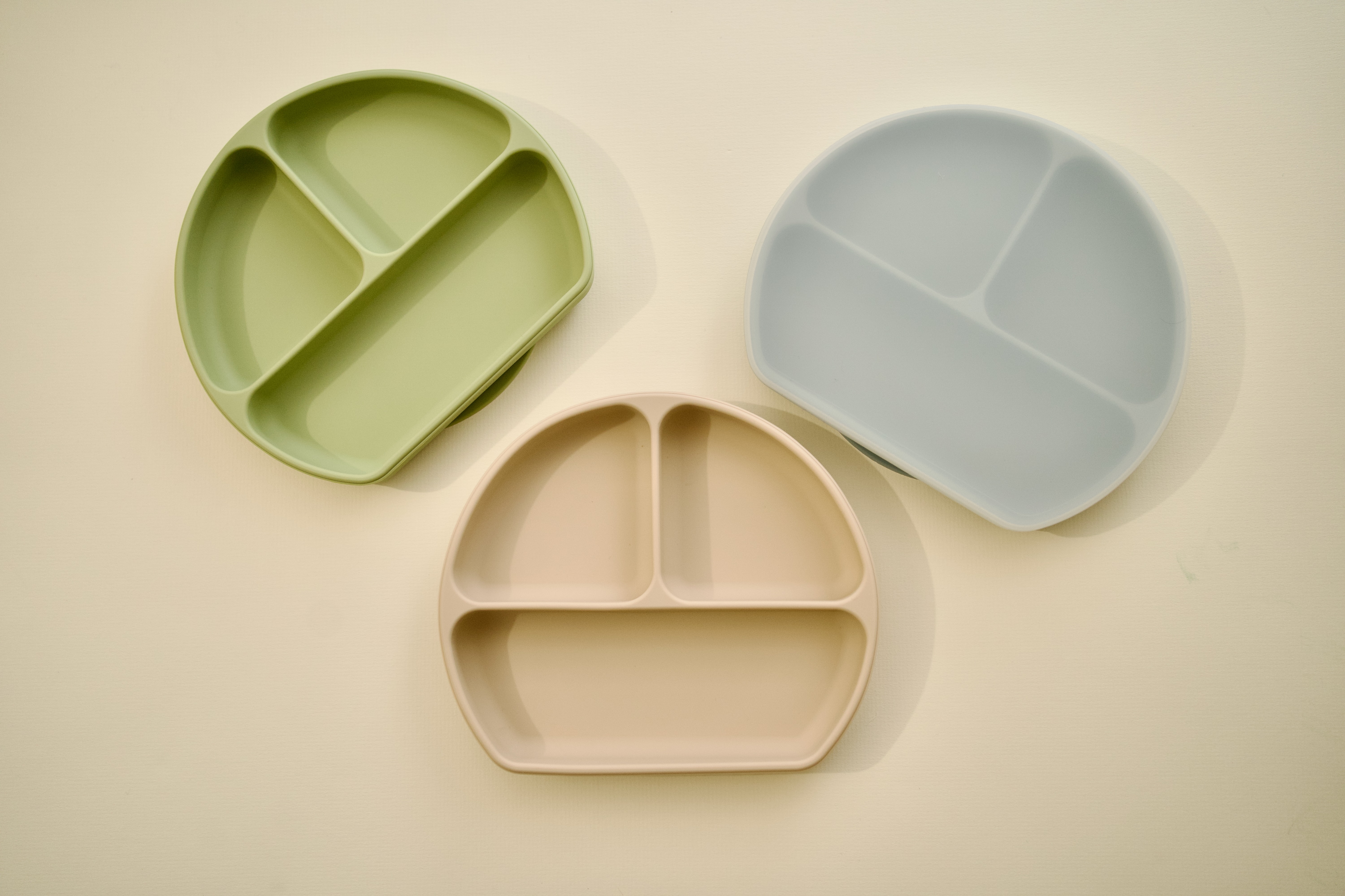 Silicone Plates with Lids – Durable, Leak-Proof & Kid-Friendly