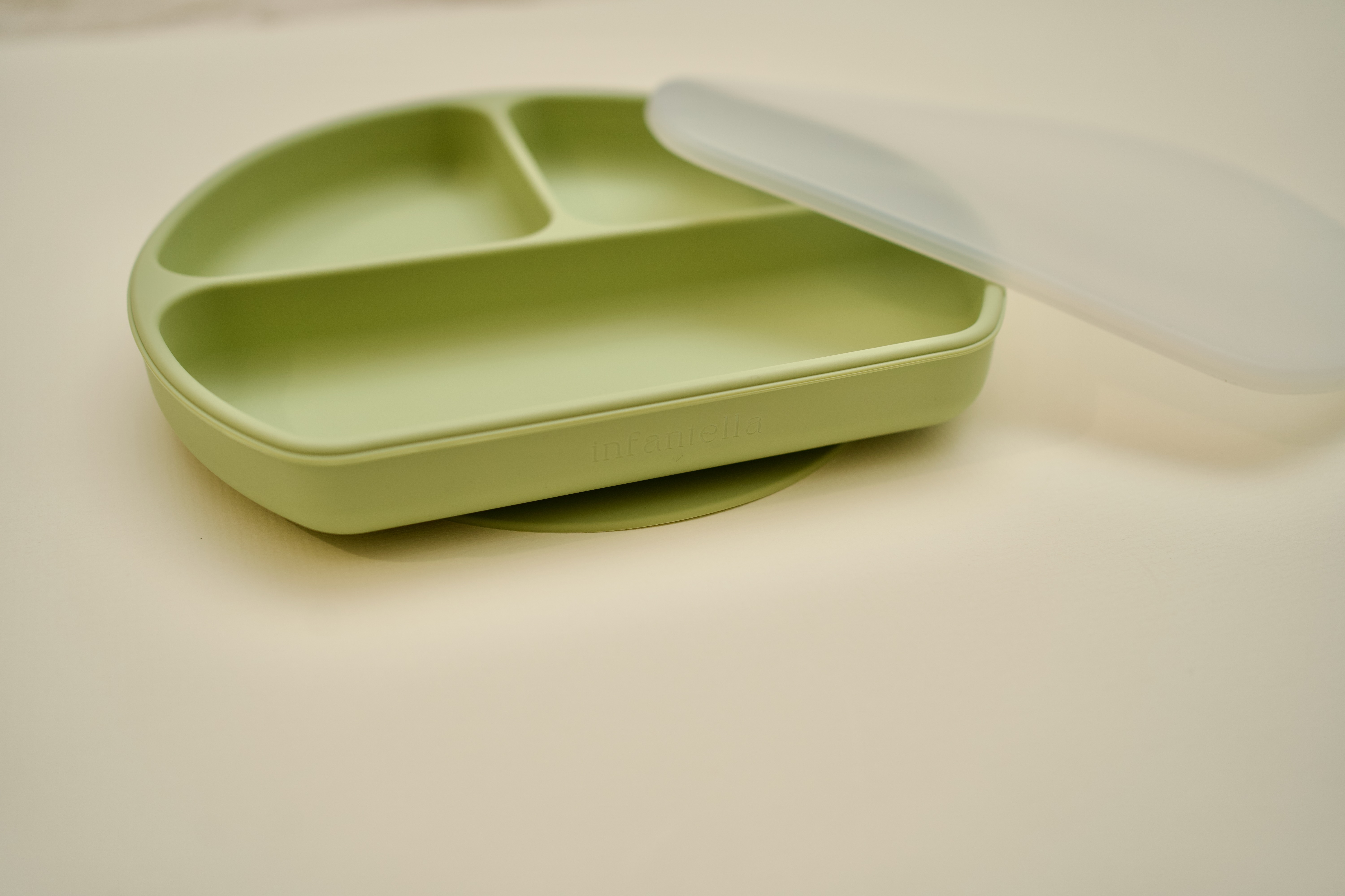 Silicone Plates with Lids – Durable, Leak-Proof & Kid-Friendly