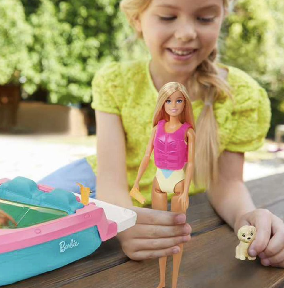 Barbie lancha de juguete