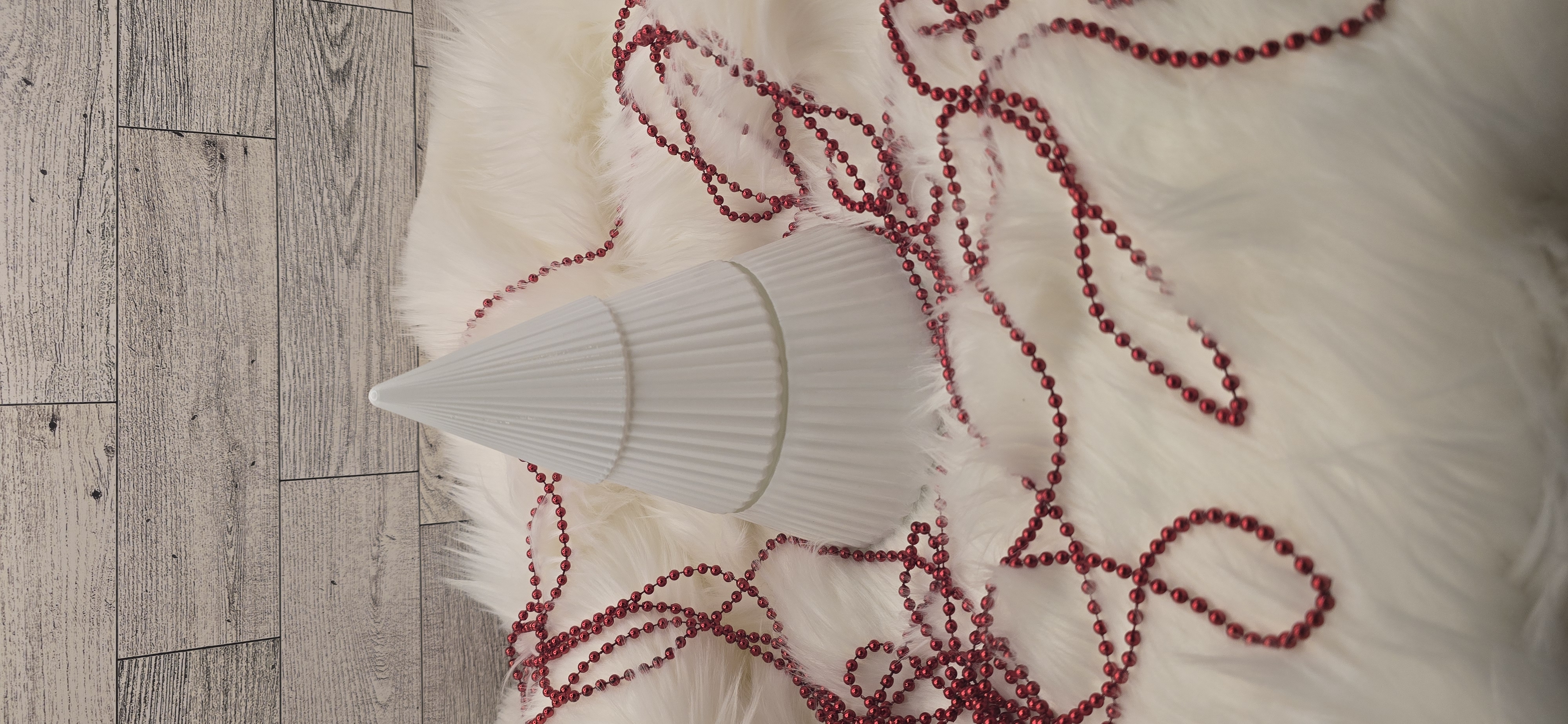 8oz White Christmas Tree