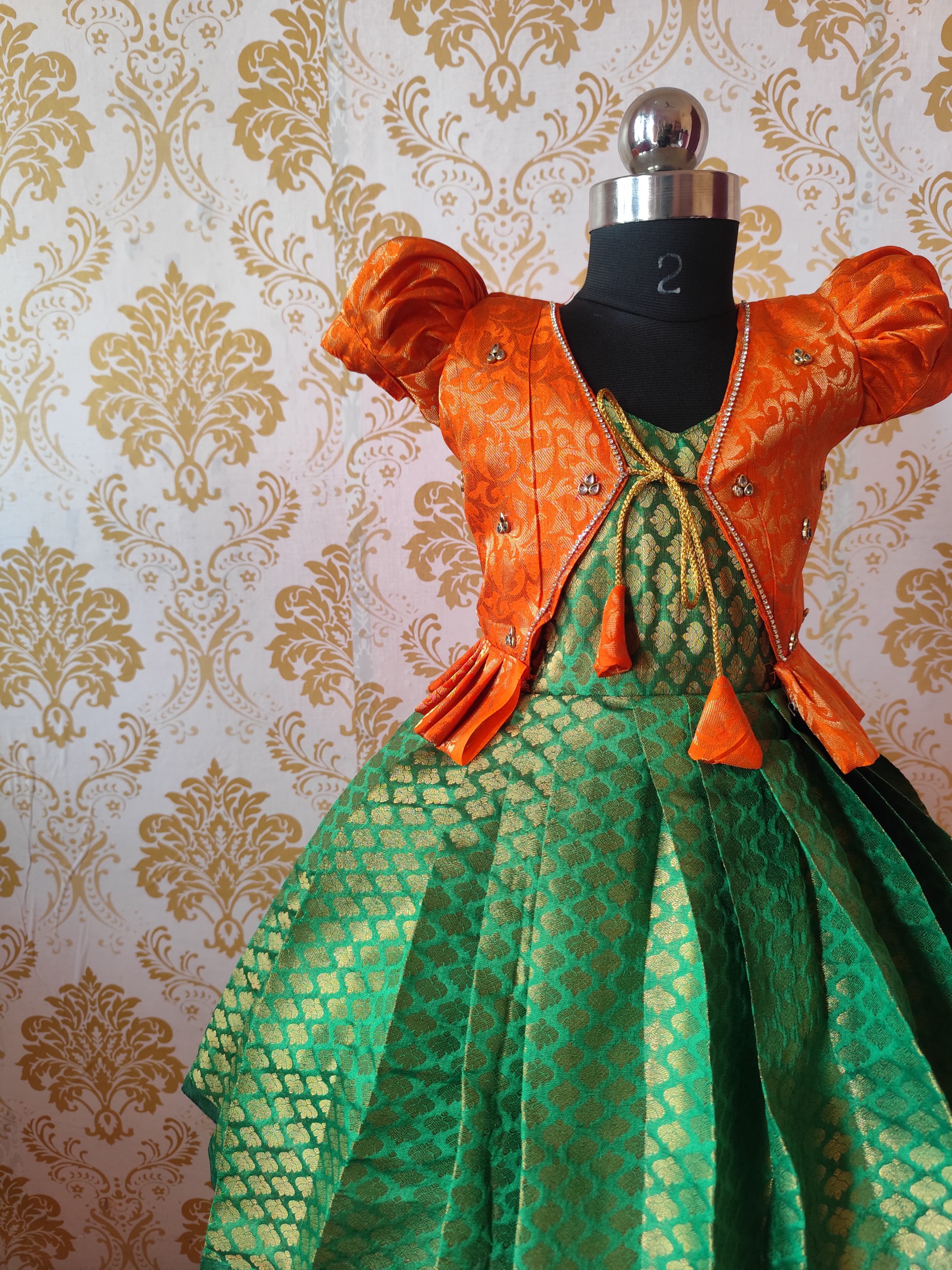 BANARAS- ORANGE WITH GREEN