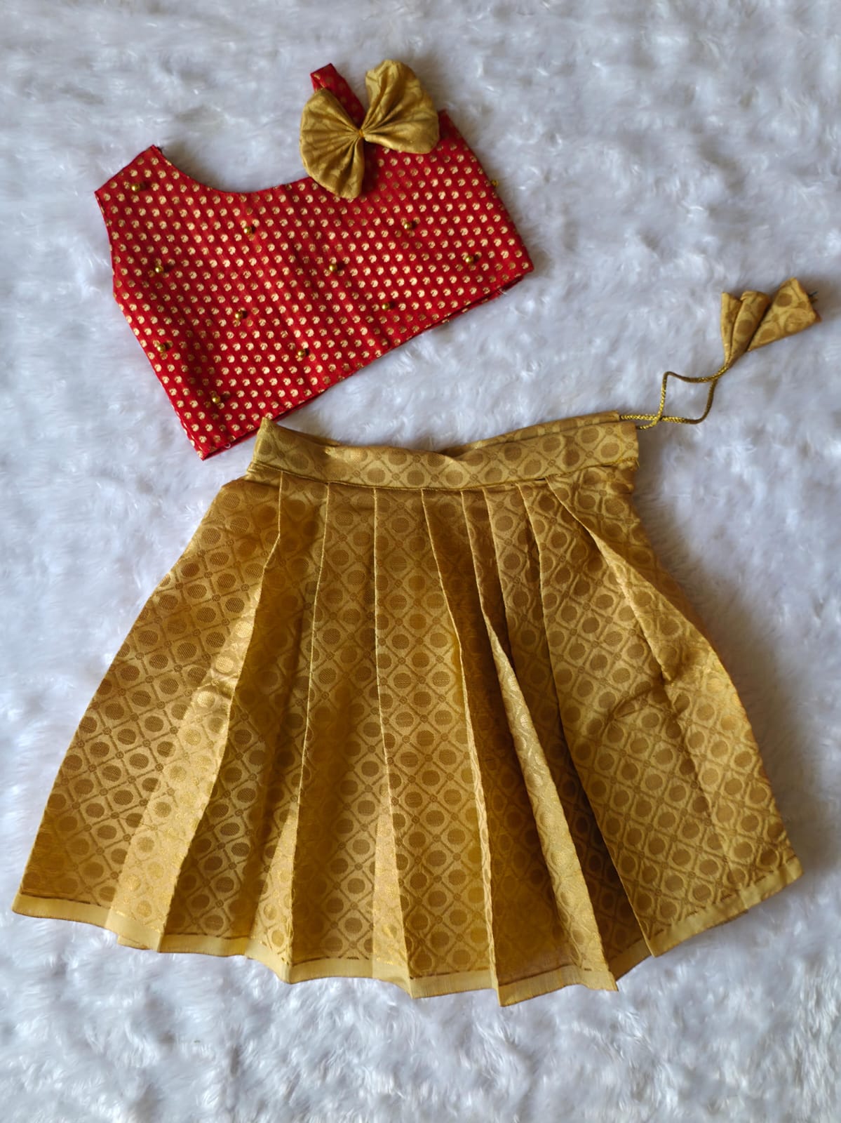 BANARAS - RED WITH GOLDEN
