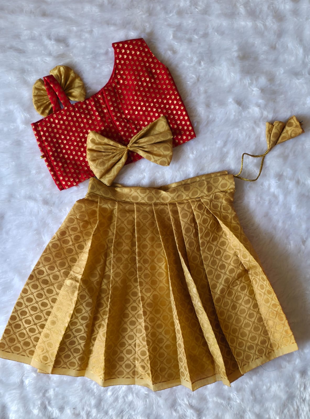 BANARAS - RED WITH GOLDEN