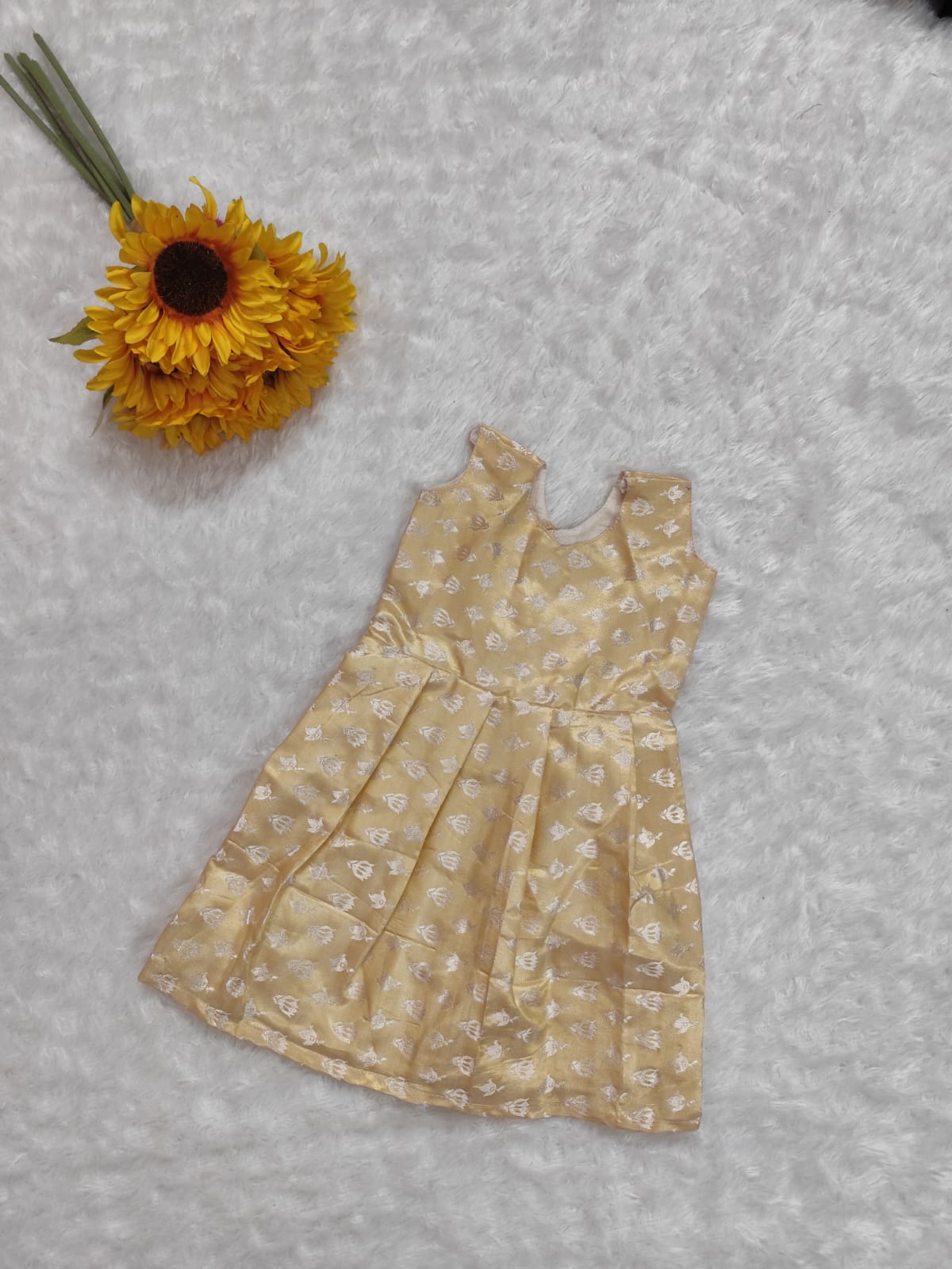 Tiny Treasures  Last Pieces