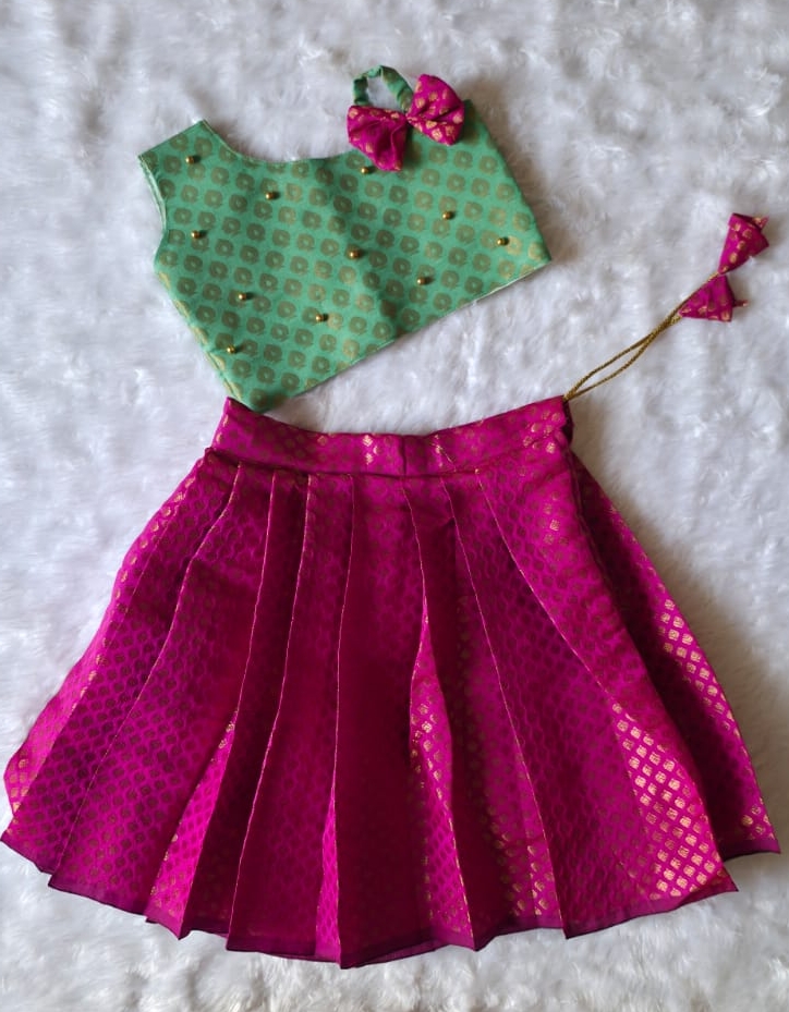BANARAS- LIGHT GREEN WITH DARK PINK