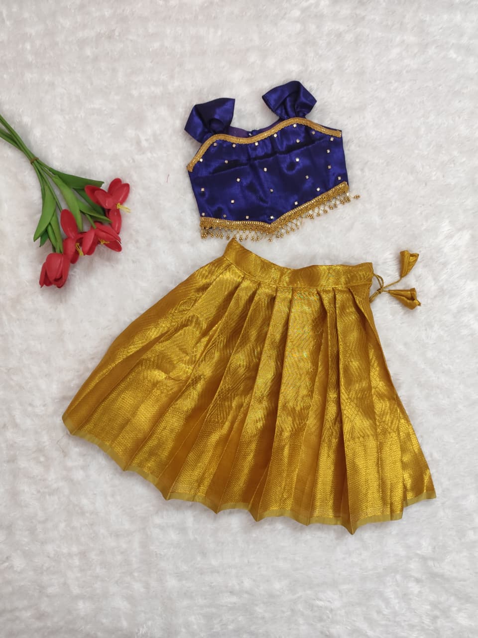 DIV- ROYAL BLUE WITH GOLDEN