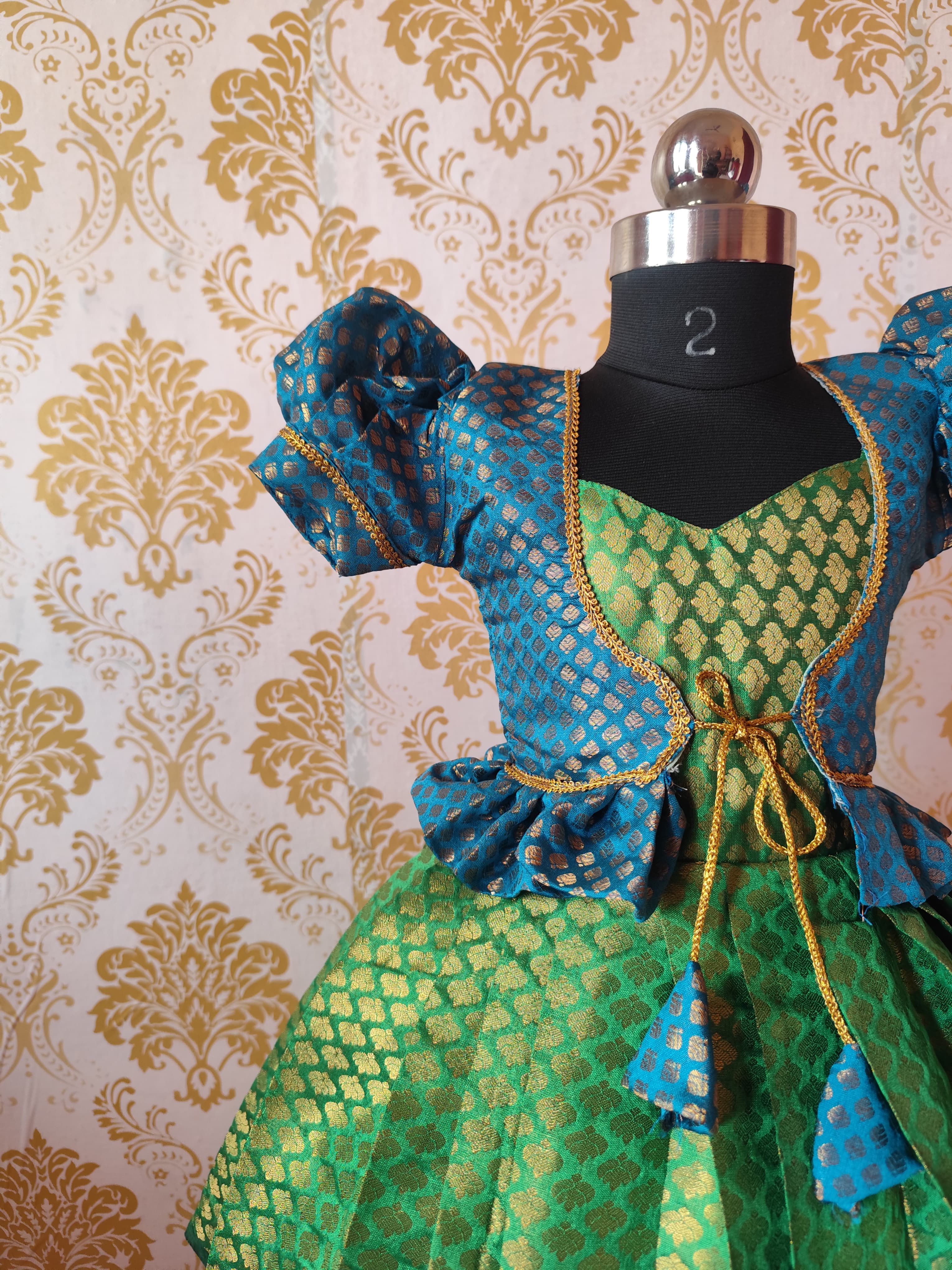 BANARAS- PEACOCK BLUE WITH GREEN