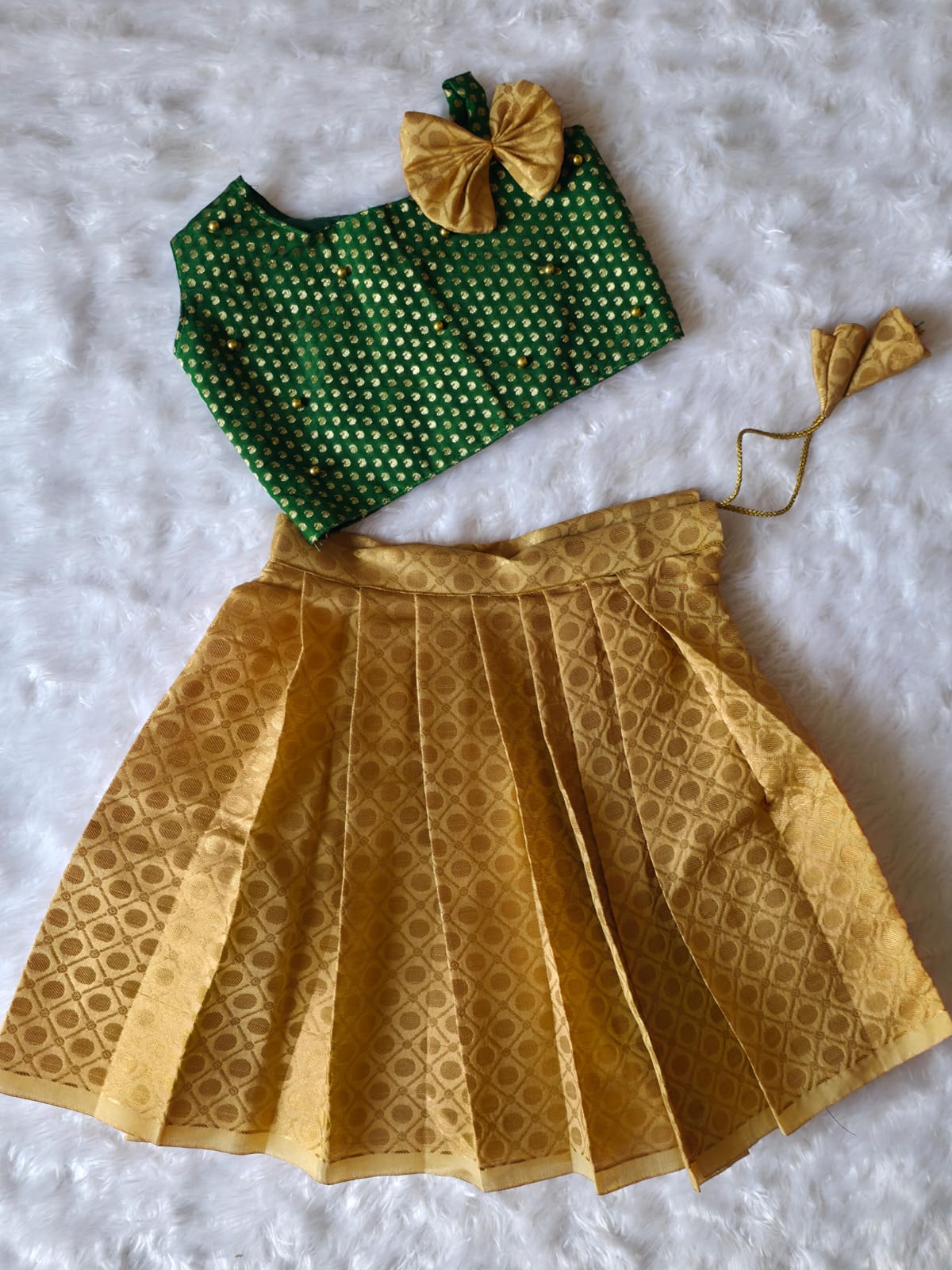BANARAS - GREEN WITH GOLDEN