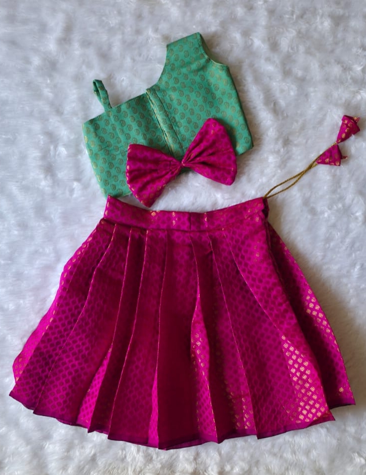 BANARAS- LIGHT GREEN WITH DARK PINK