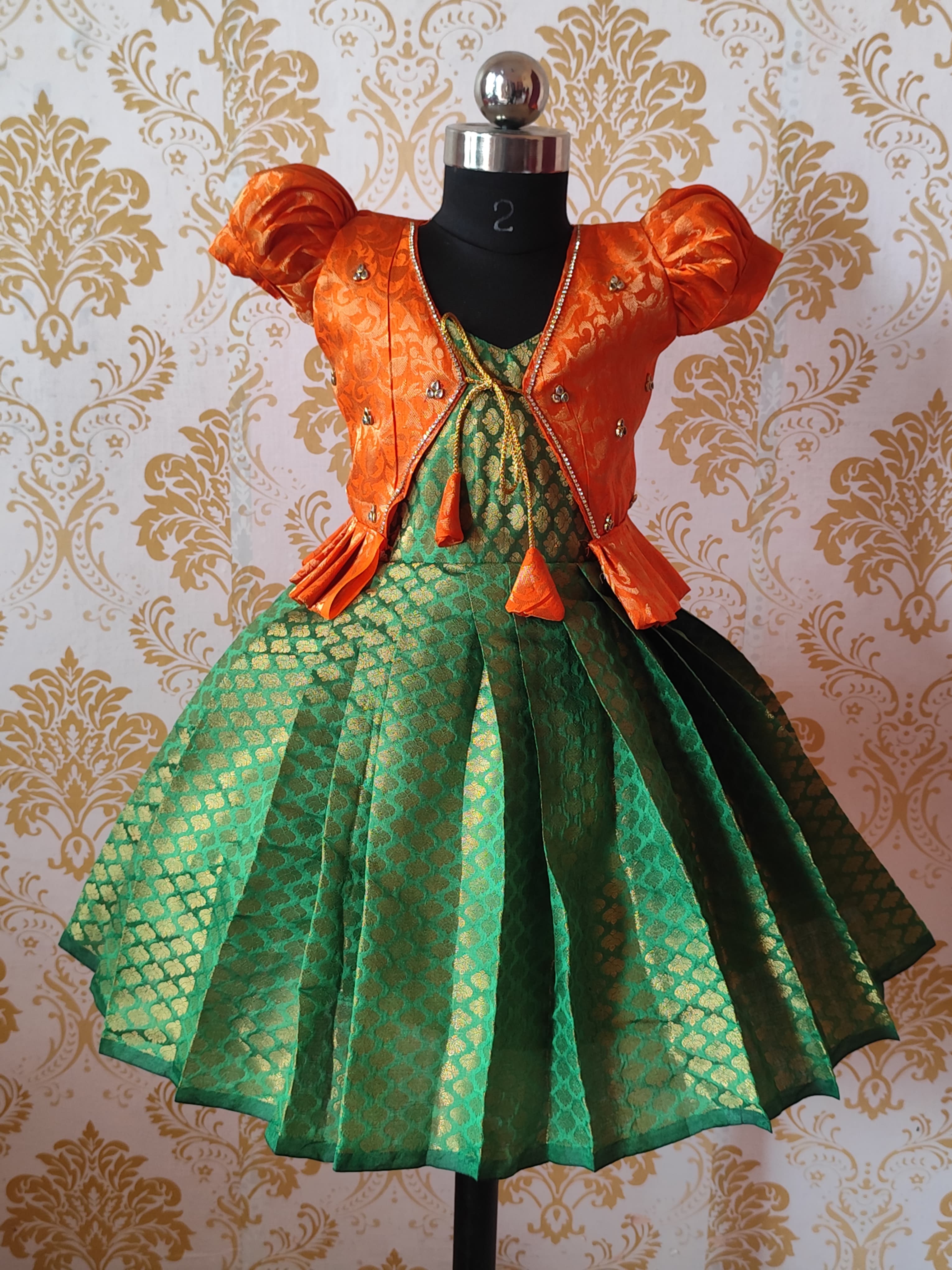 BANARAS- ORANGE WITH GREEN
