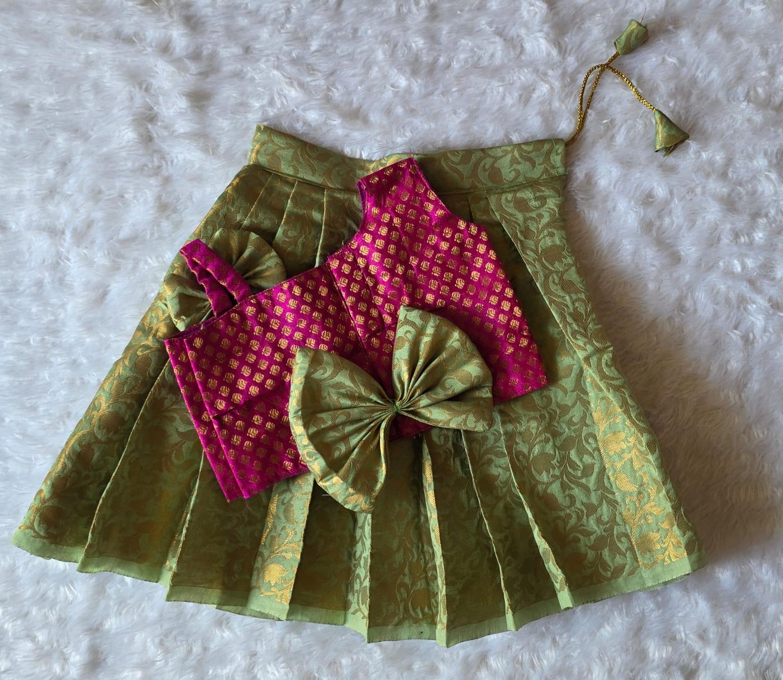 BANARAS - PINK WITH GREEN