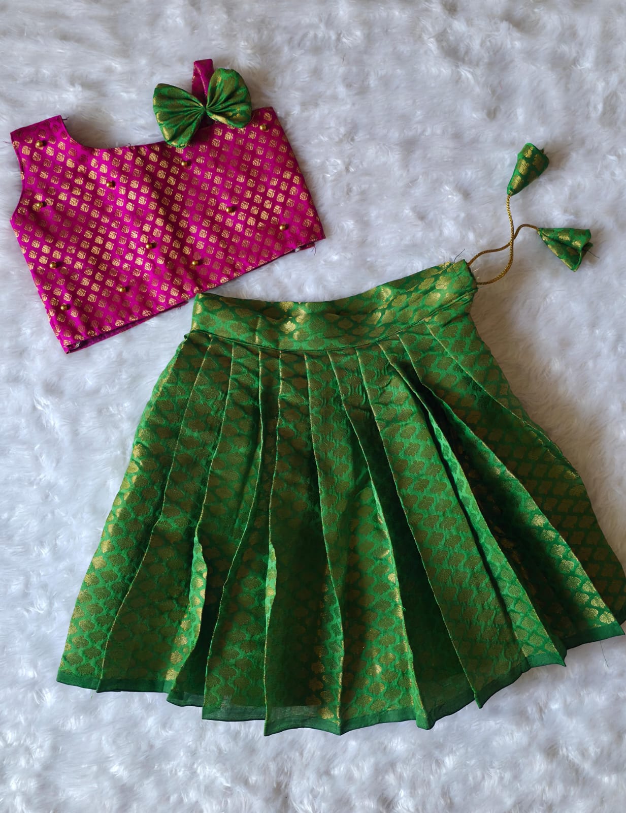 BANARAS - PINK WITH GREEN