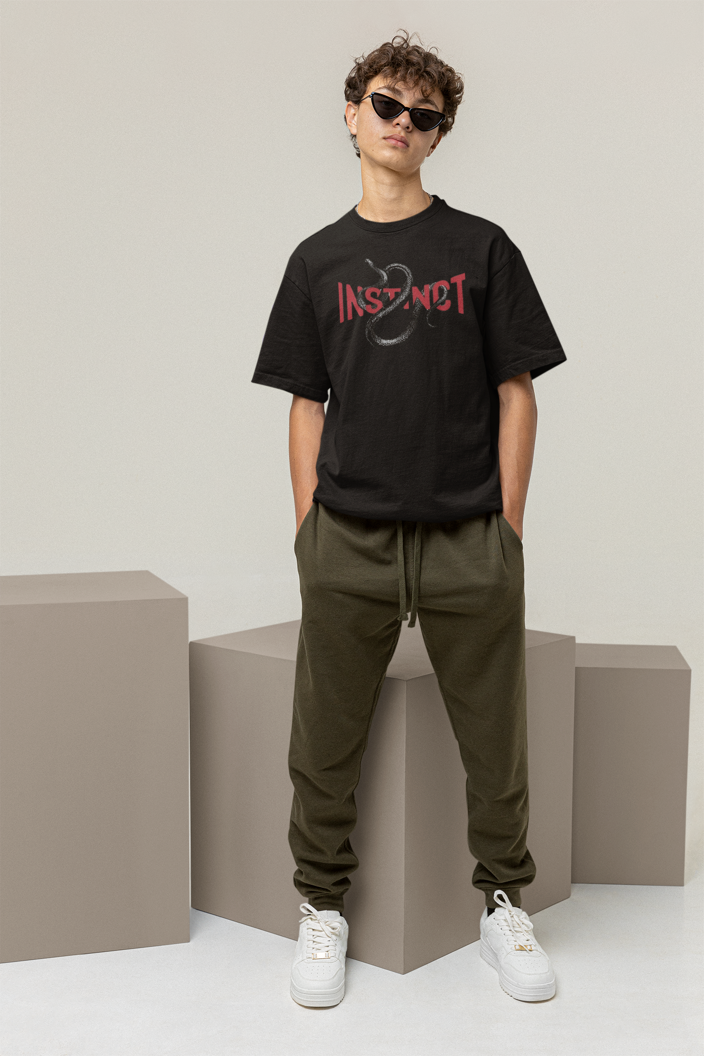 Instict - Oversized Tshirt