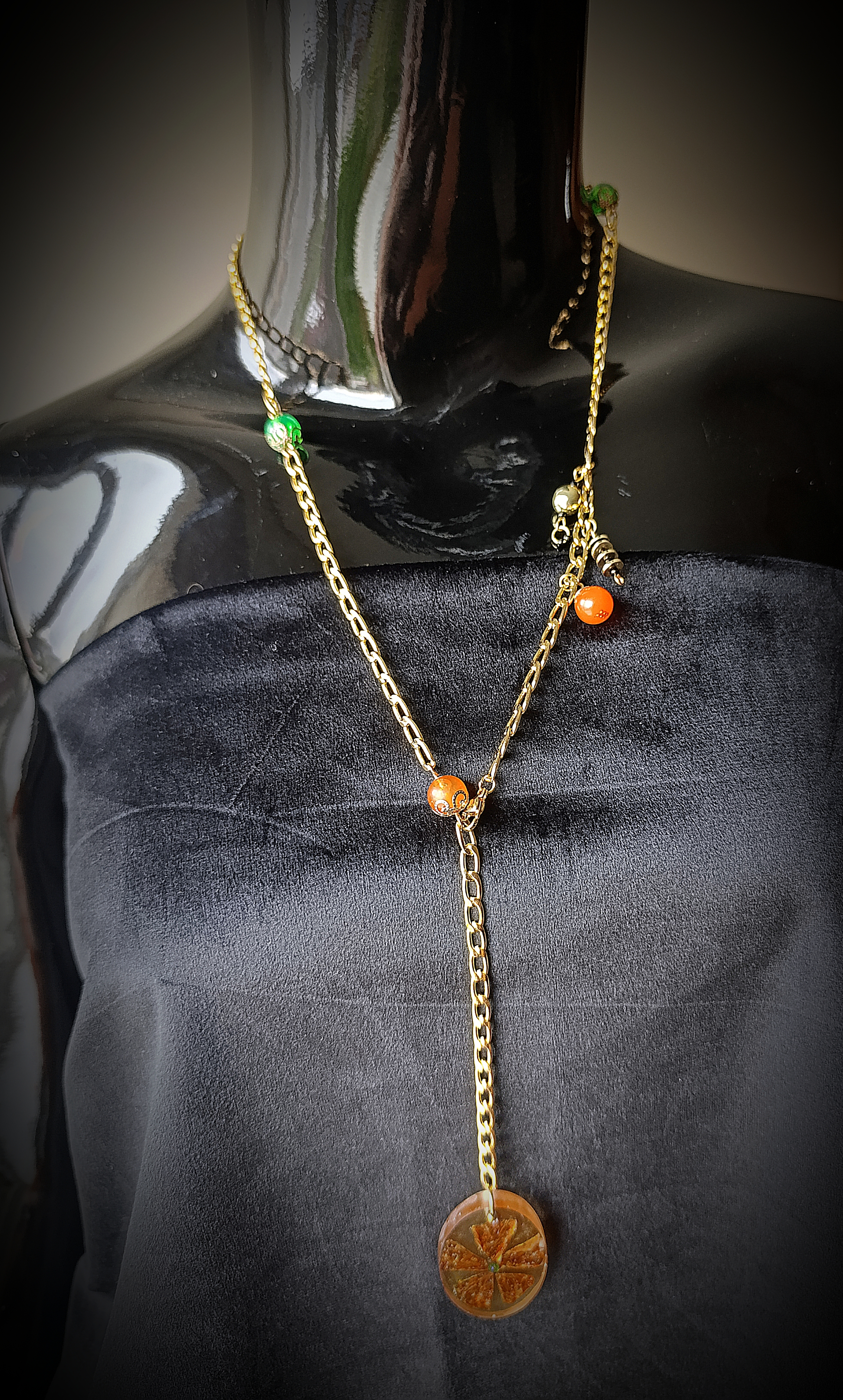 Papuošalų komplektas su džiovintais apelsinais