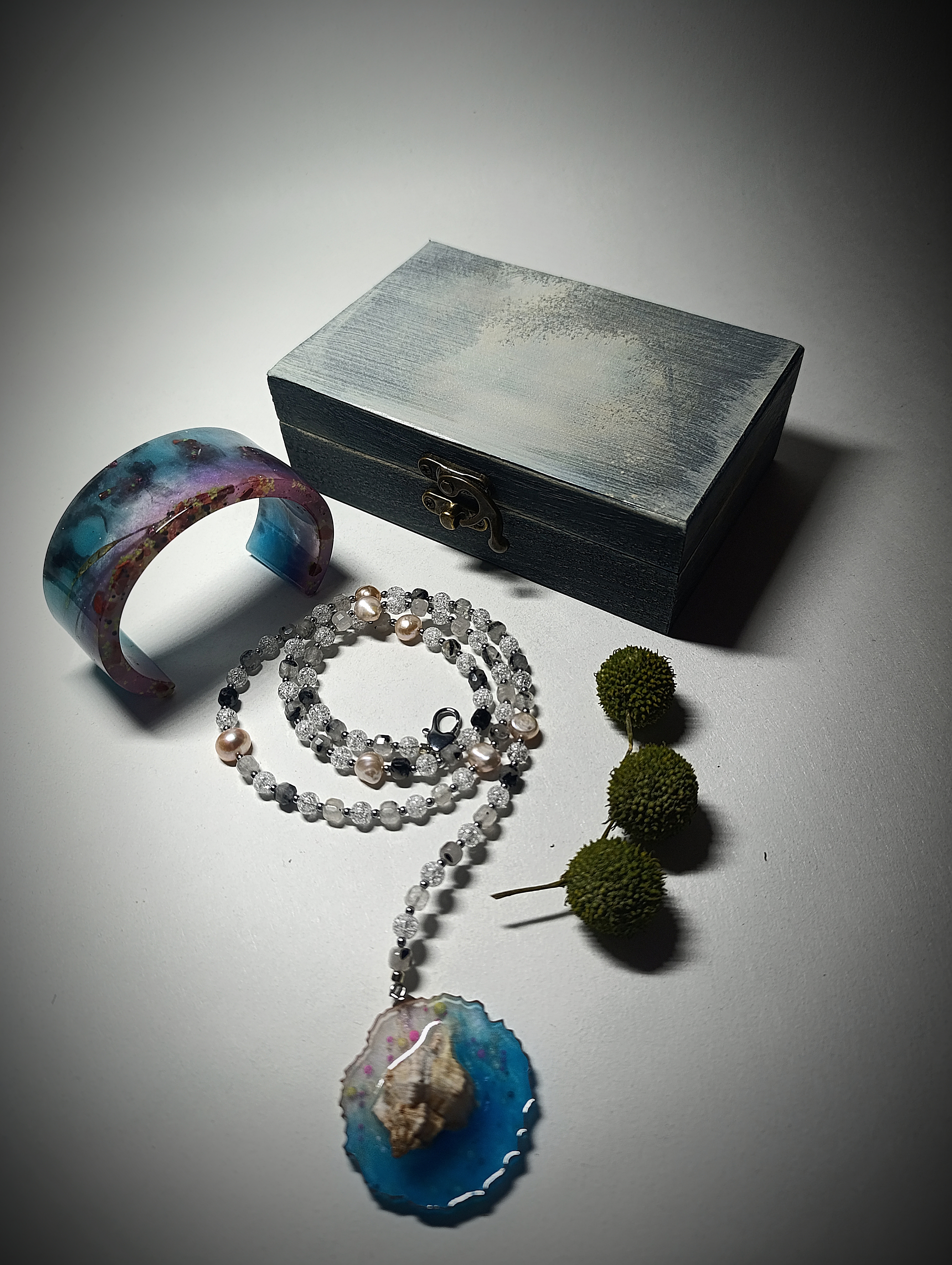 Papuošalų rinkinys iš gėlavandenių perlų, turmalino, kvarco