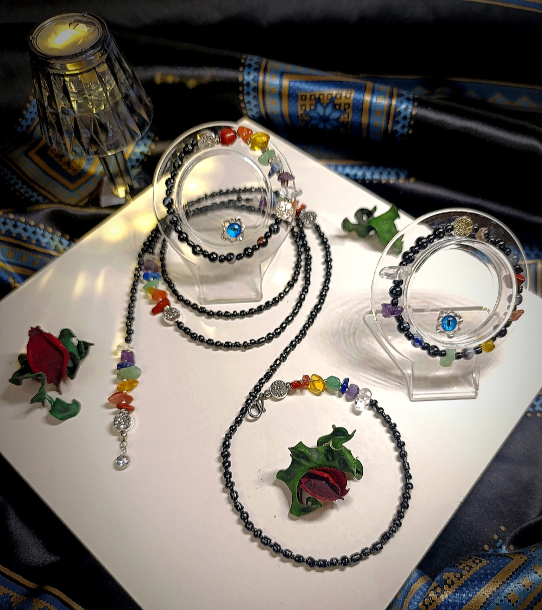 Rankų darbo čakra papuošalų komplektas