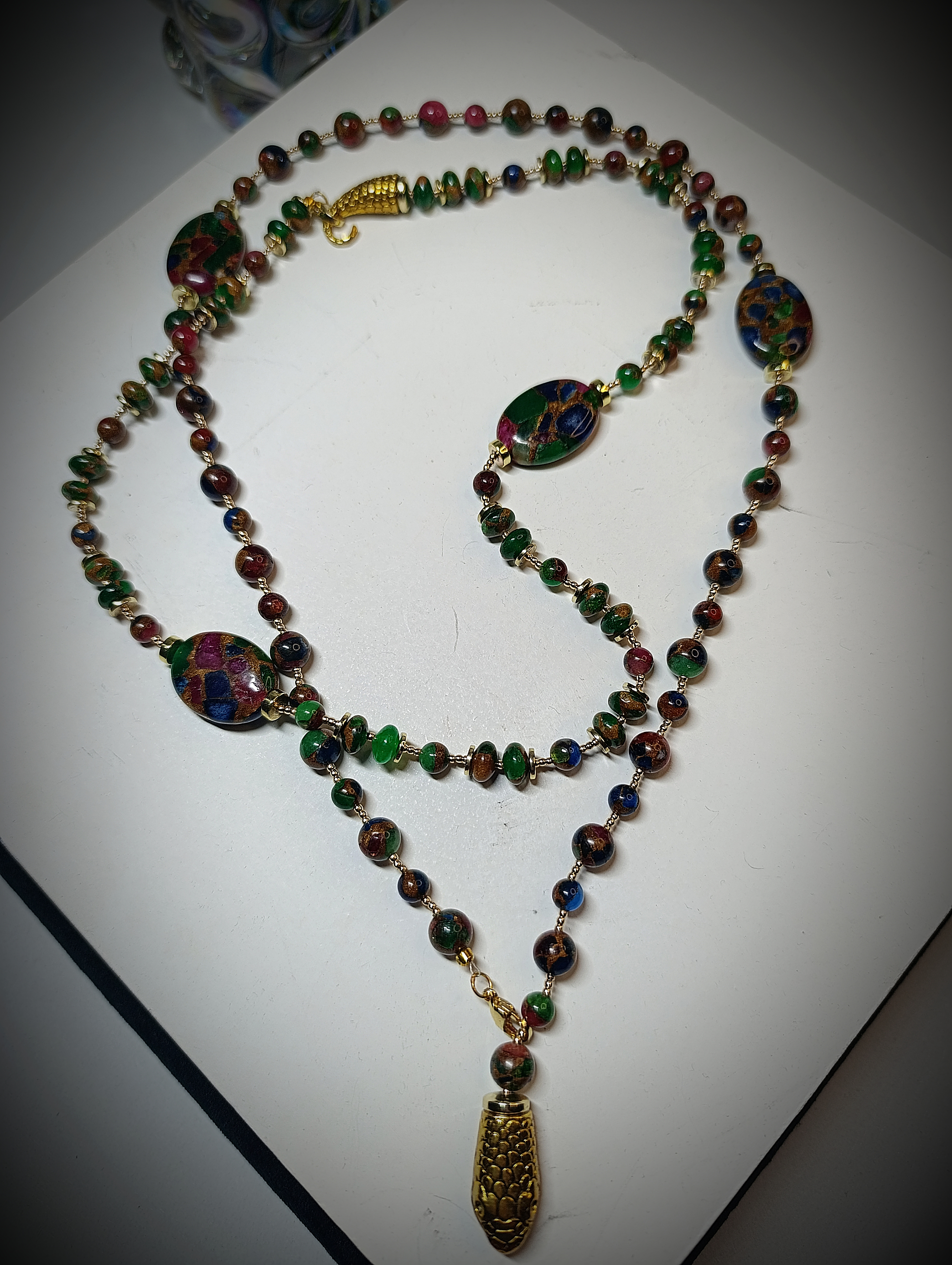 Rankų darbo dviejų dalių vėrinys