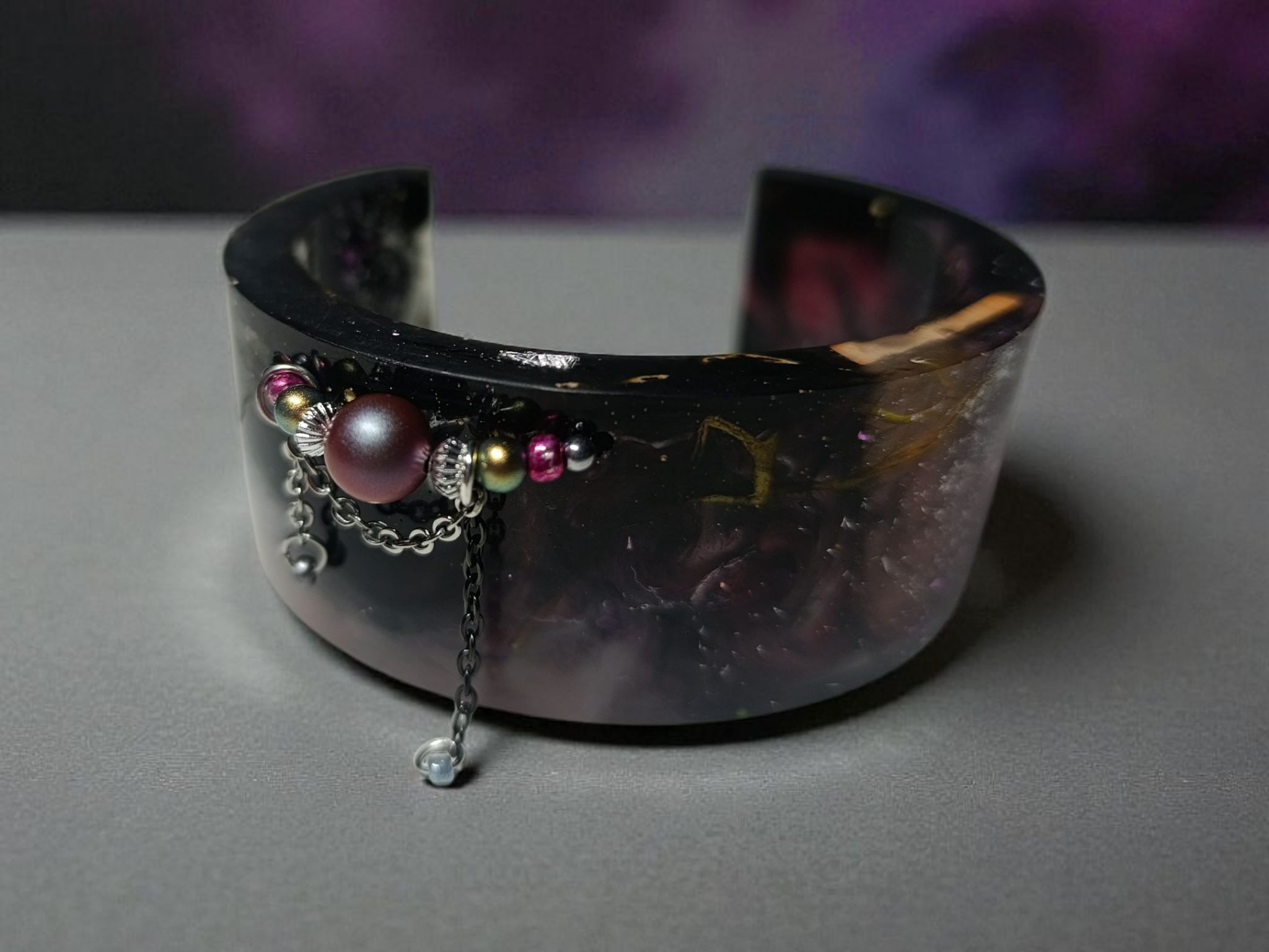 Rankų darbo apyrankė su perliuku