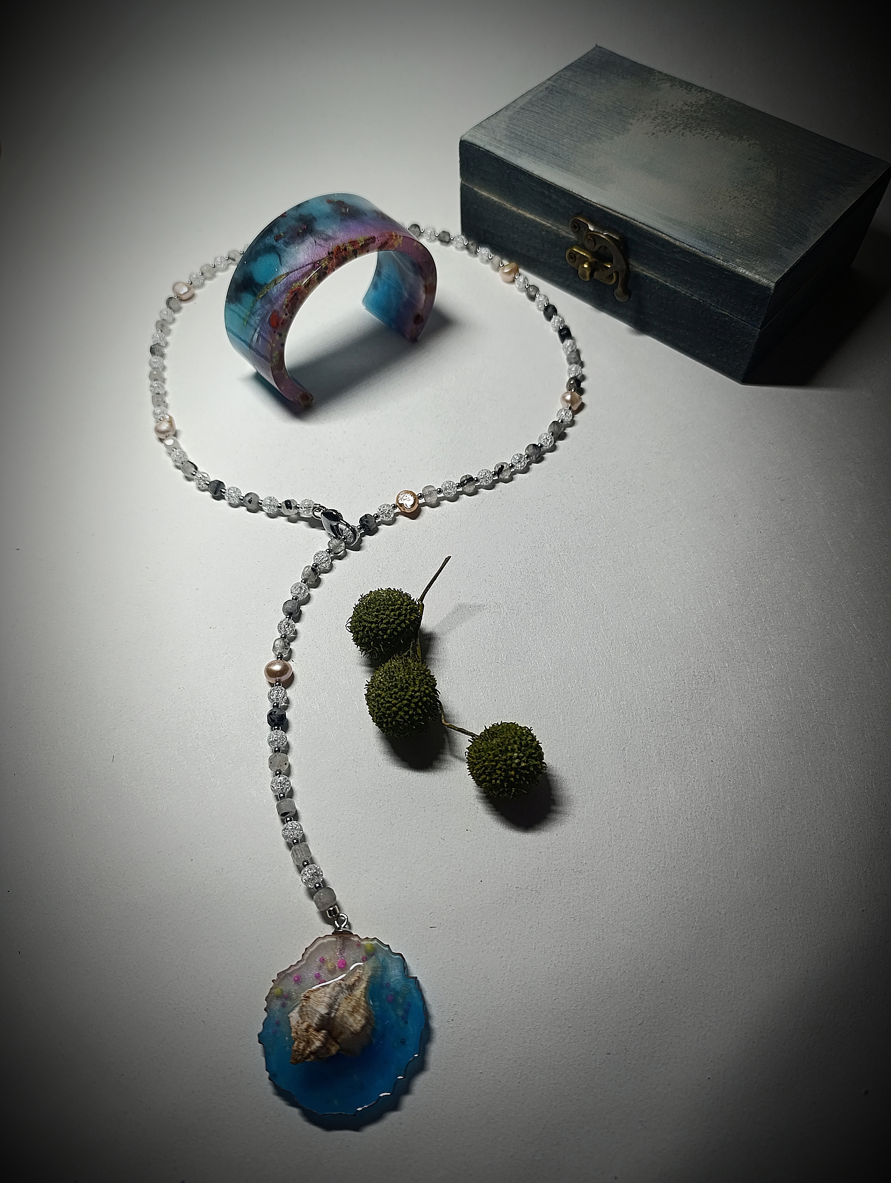 Papuošalų rinkinys iš gėlavandenių perlų, turmalino, kvarco